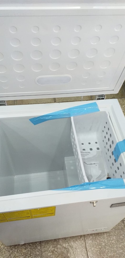 construccion e industrial - Freezer, Frigidaire de 5 Pie Cúbicos  1