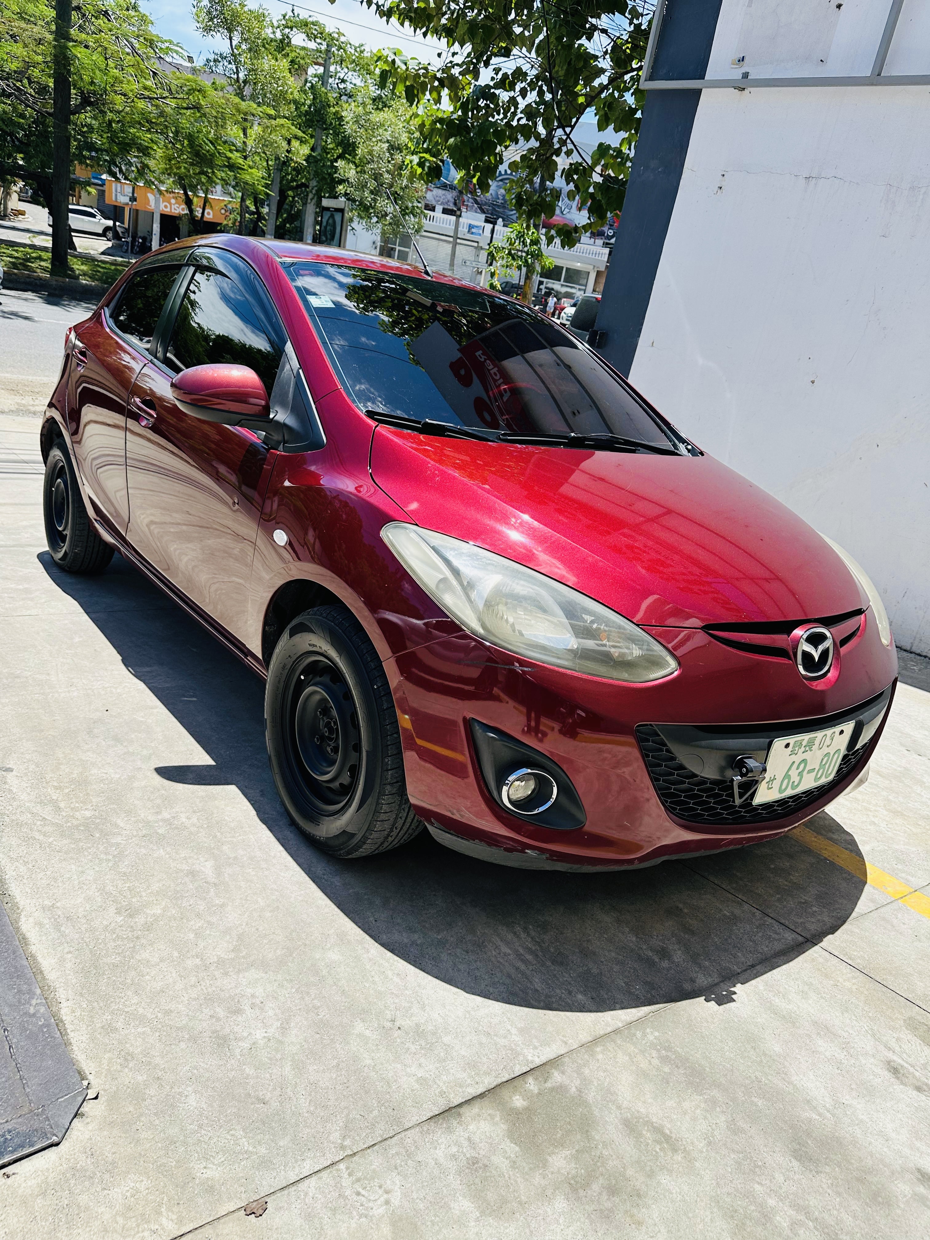 carros - Mazda Demio 2012  1