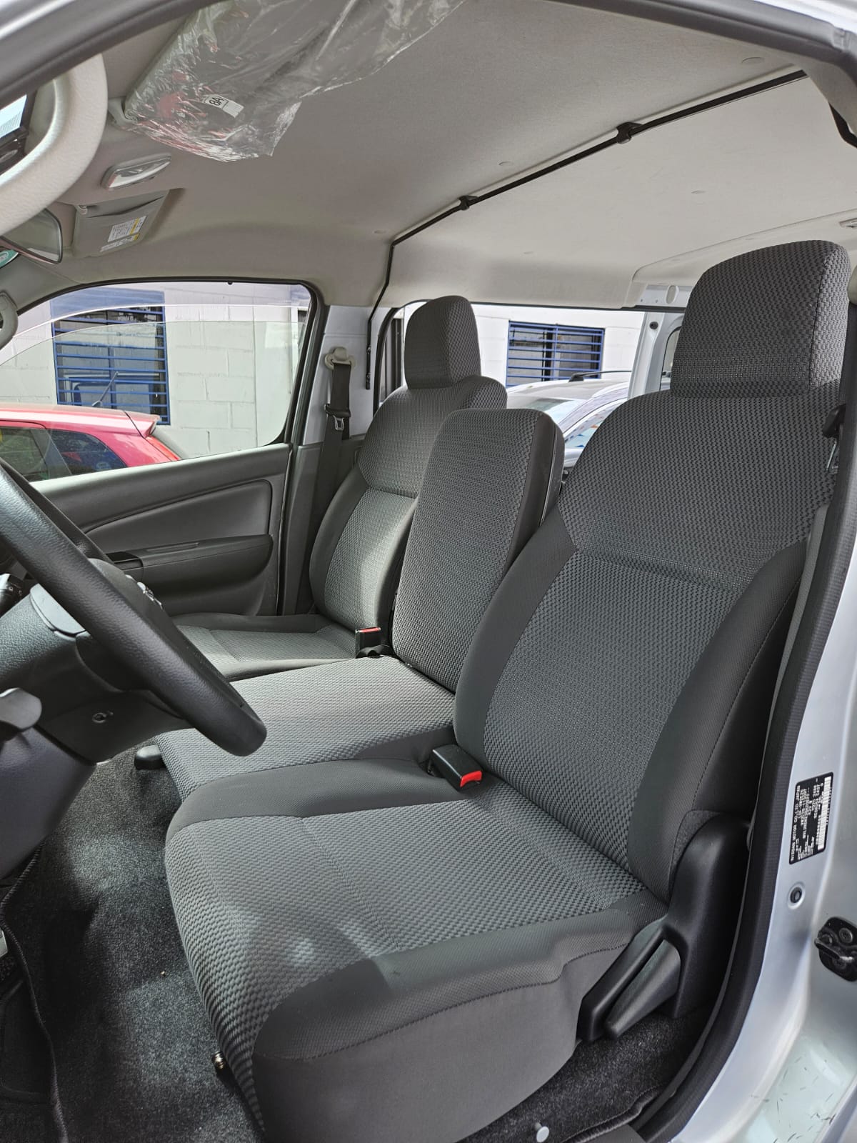 otros vehiculos - NISSAN NV350 CARAVAN  7