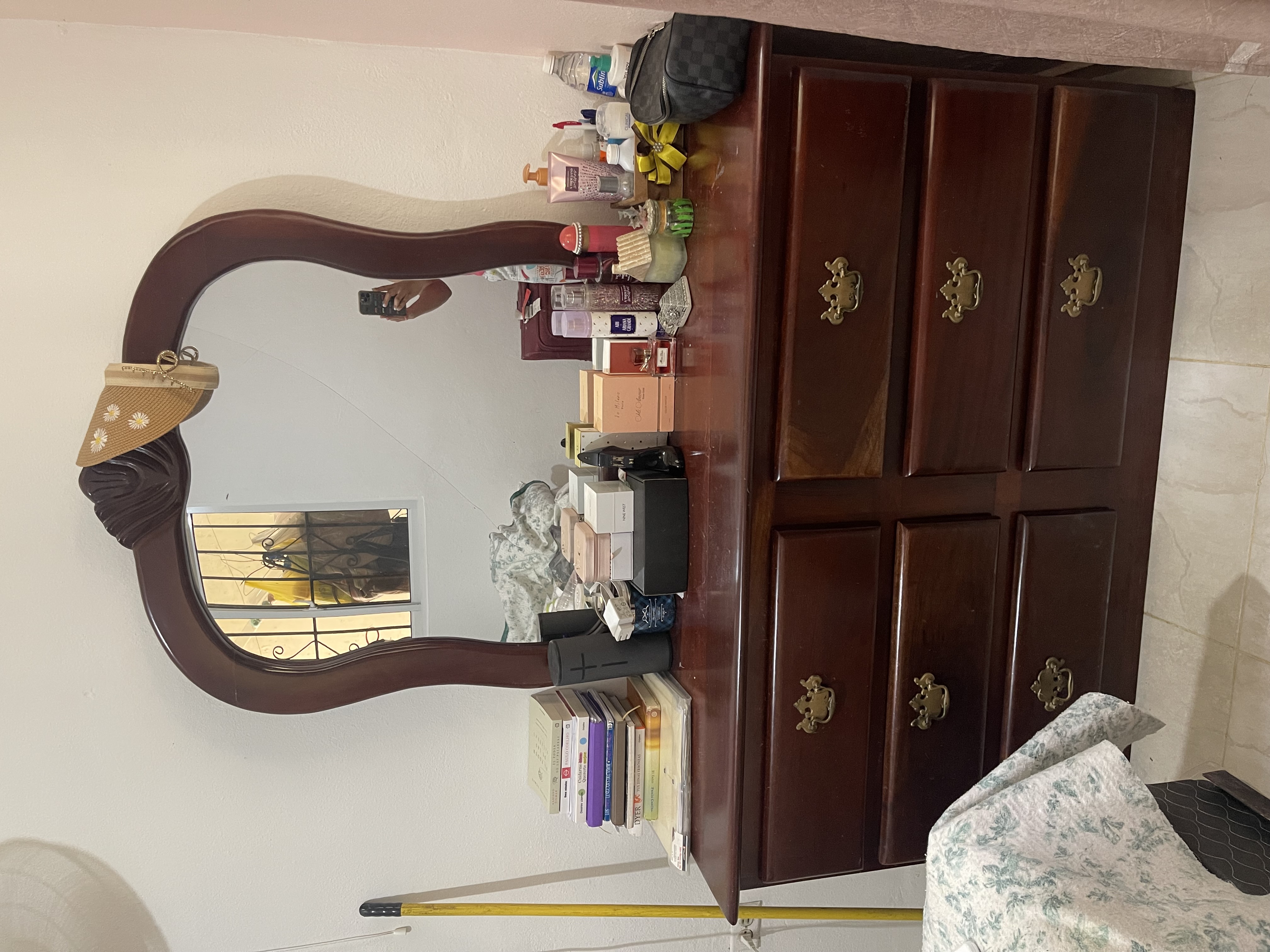muebles y colchones - Gavetero en caoba.   0