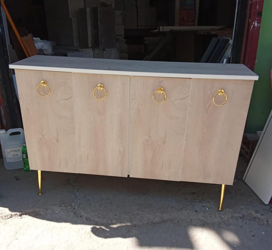 muebles y colchones - Credenza con argollas doradas 💫 