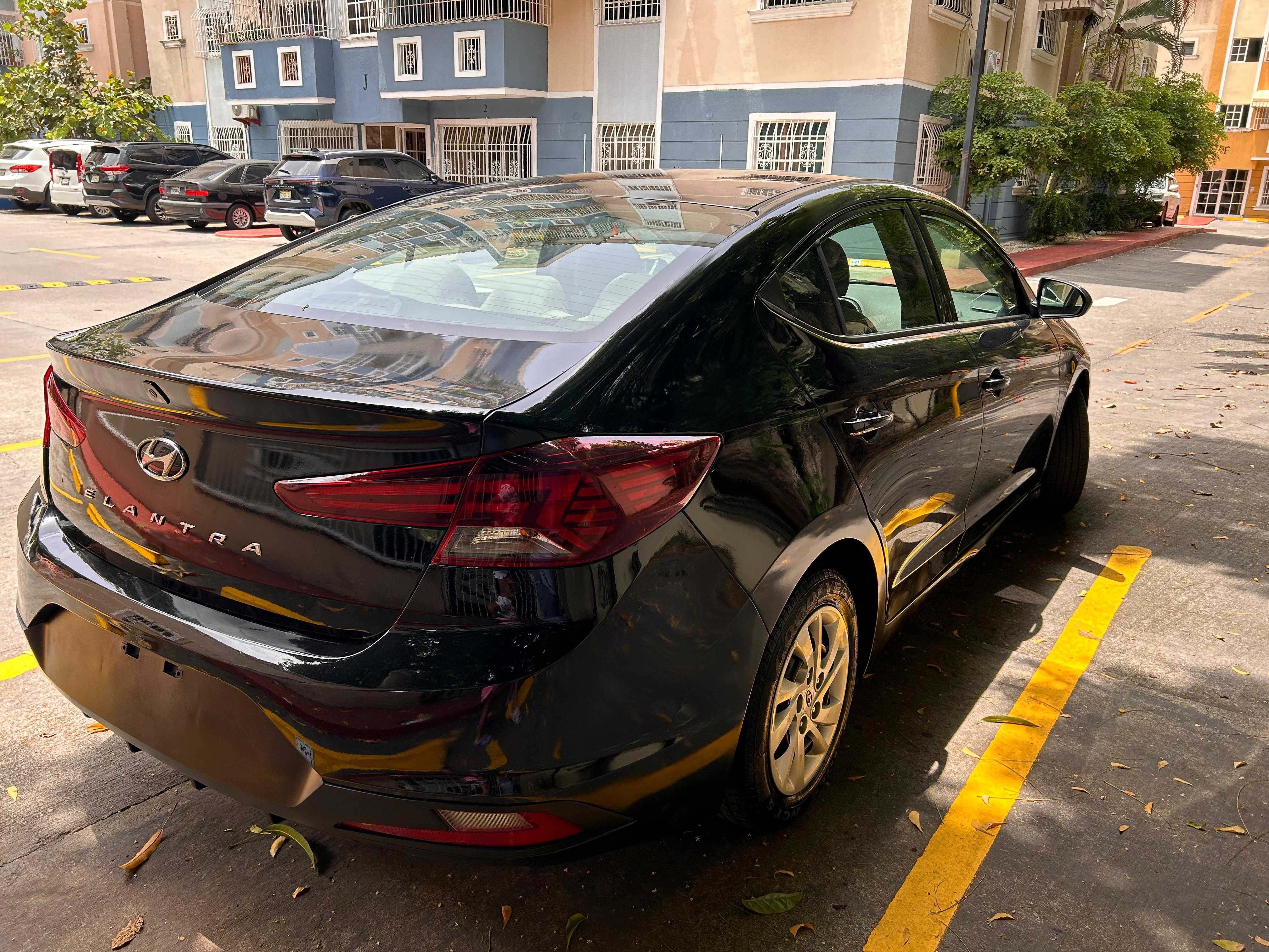 carros - Hyundai Elentra SE 2019 3