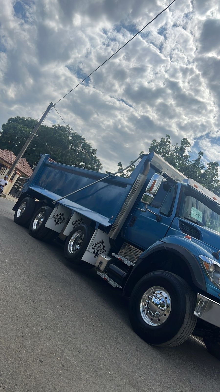 camiones y vehiculos pesados - vendo internacional financiamiento disponible 7