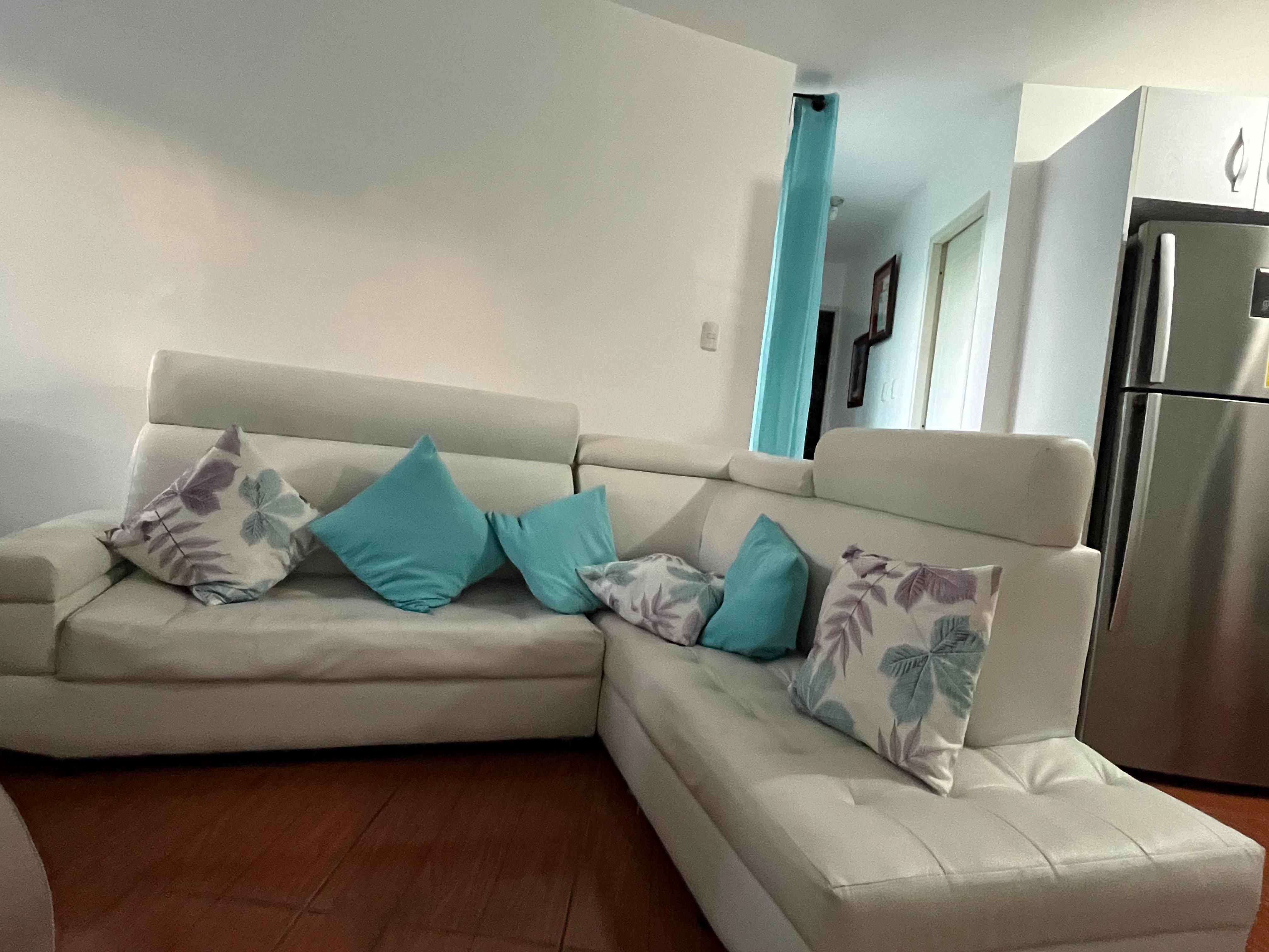 muebles y colchones - mesa con tope en cristal y 6 sillas mueble blanco en L y mesa centro italiana 2