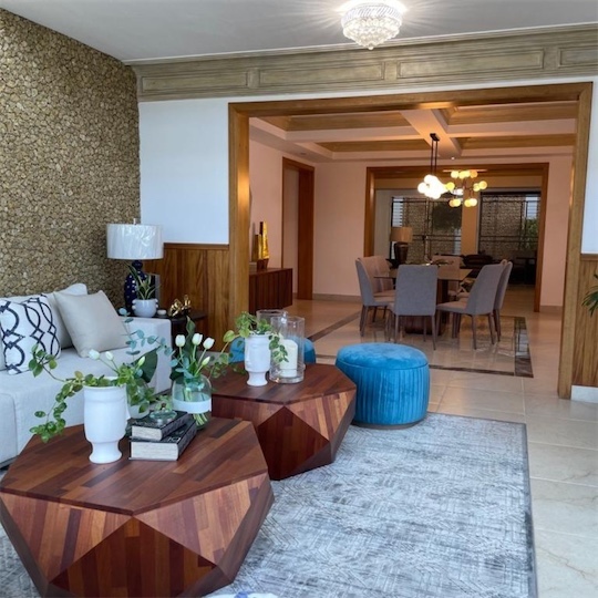 casas - Casa de lujo de 2400mts con piscina en la prolongación 27 de febrero 7