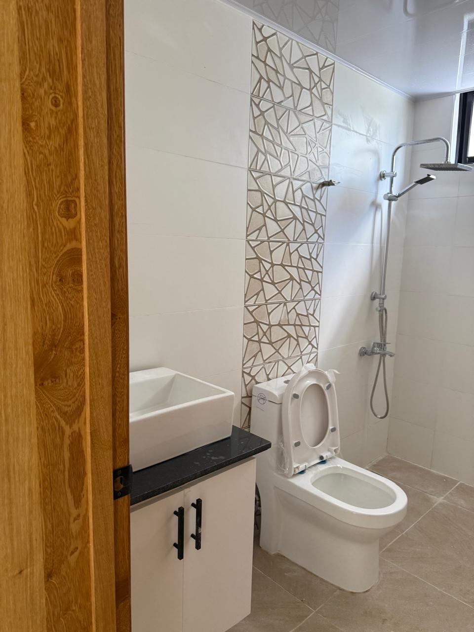 casas - APARTAMENTOS EN VENTA EN LOS RIELES DE GURABO 2