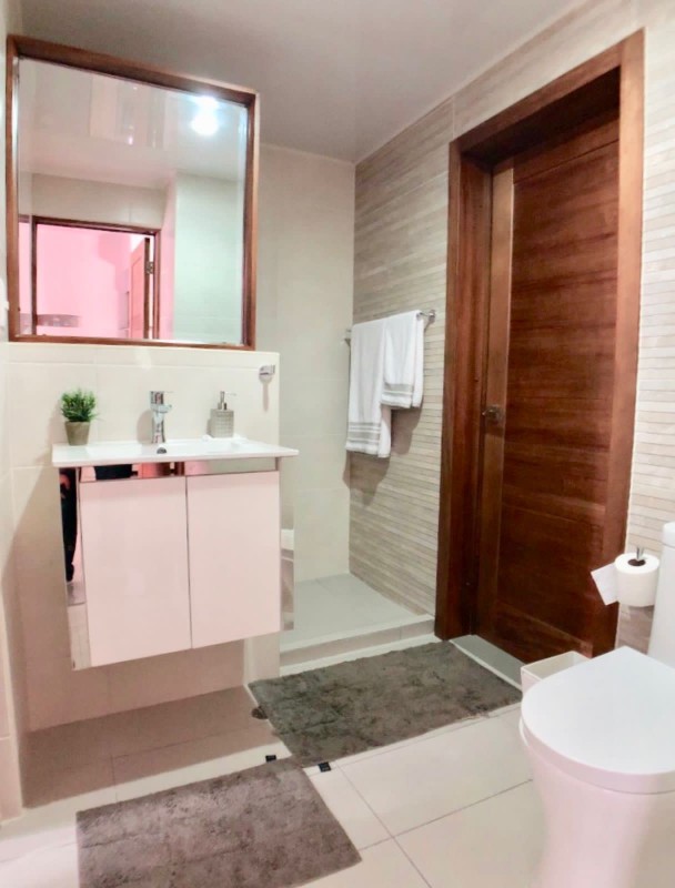 apartamentos - Alquilo En Evaristo Morales a dos esquinas de Acrópolis. Santo Domingo 1
