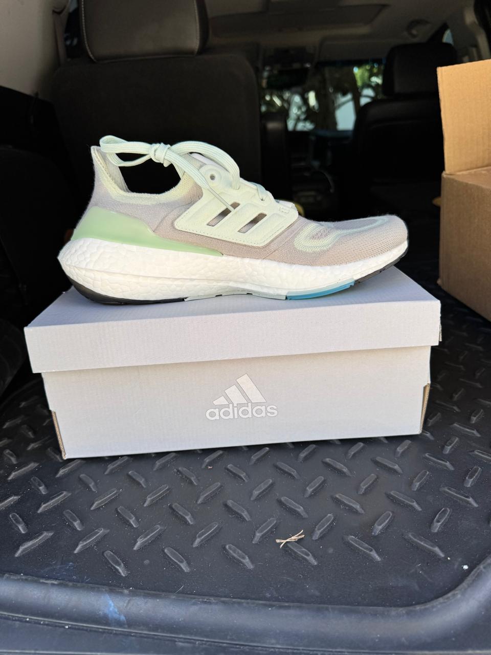 zapatos unisex - Tenis Adidas para mujer size 9 2