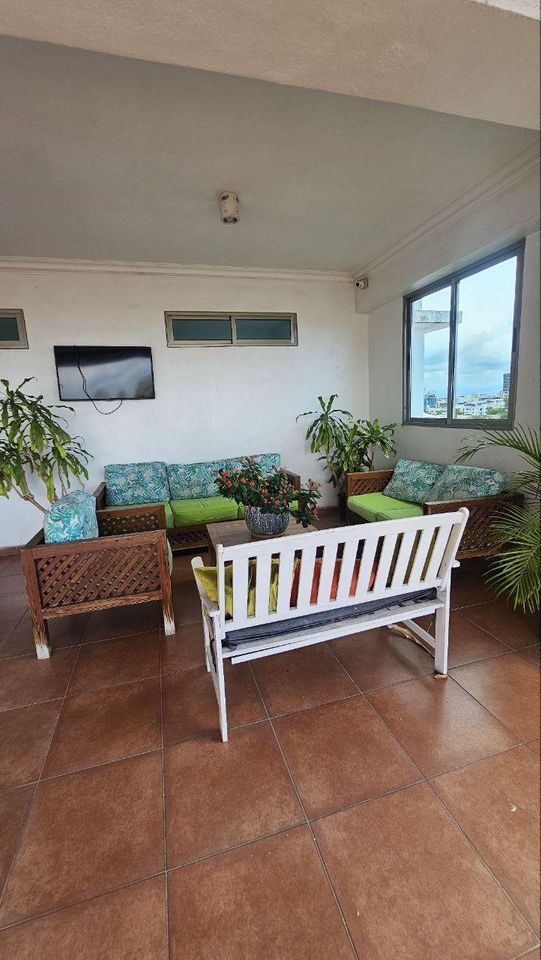 apartamentos - Apartamento en el Millón 2do nivel con terraza  9