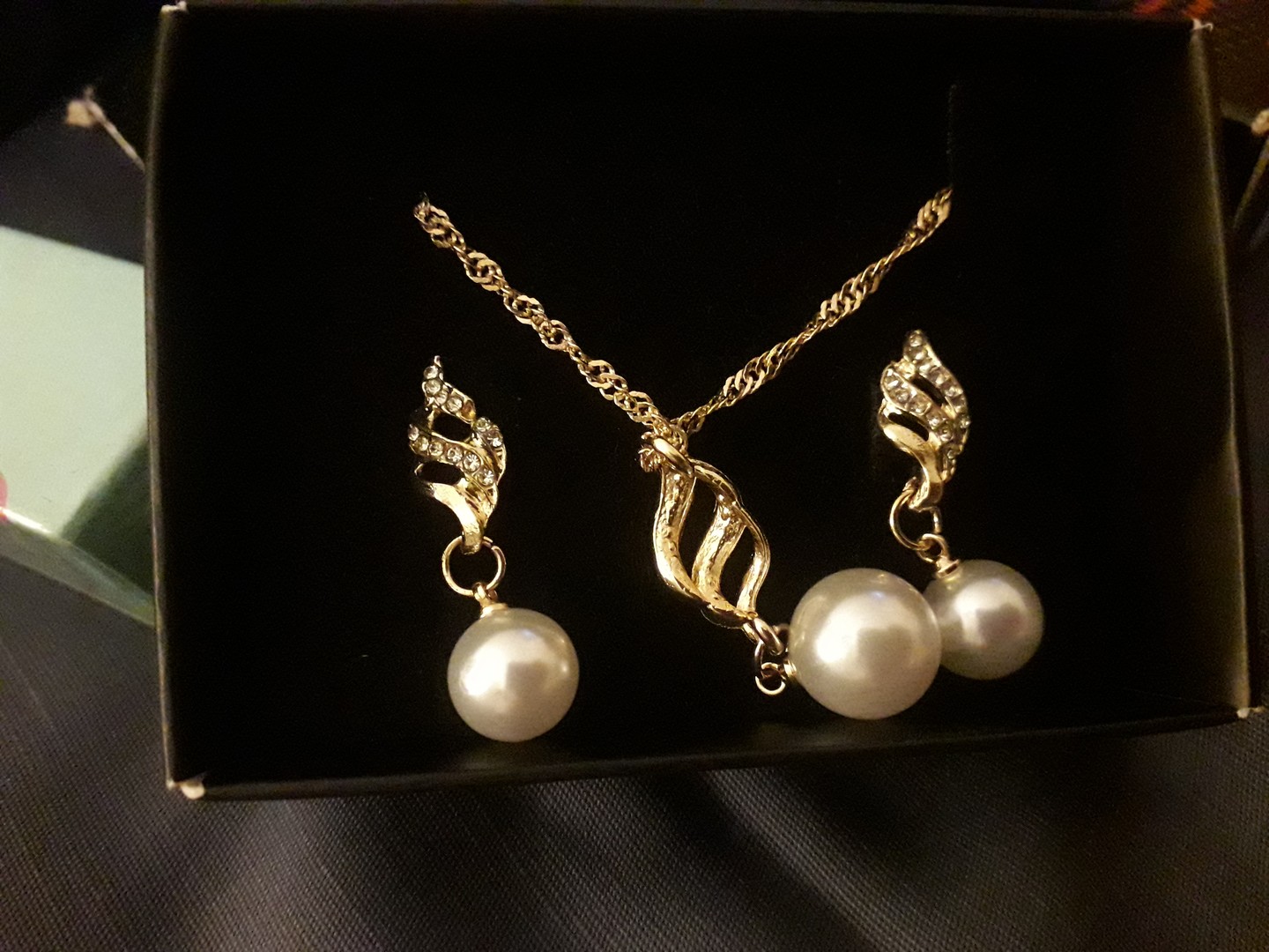 joyas, relojes y accesorios - PERFUMES y Productos de Belleza  L BELL ESIKA Y AVON Y Cyzone, de Oportunidad 3