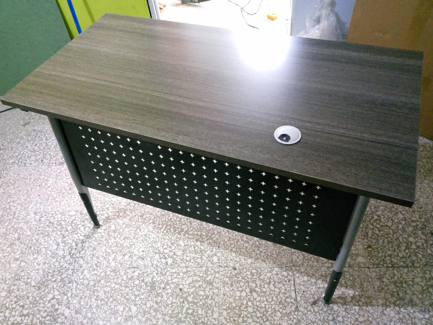 muebles y colchones - ESCRITORIO BASE METALICA SIN GAVETAS 3