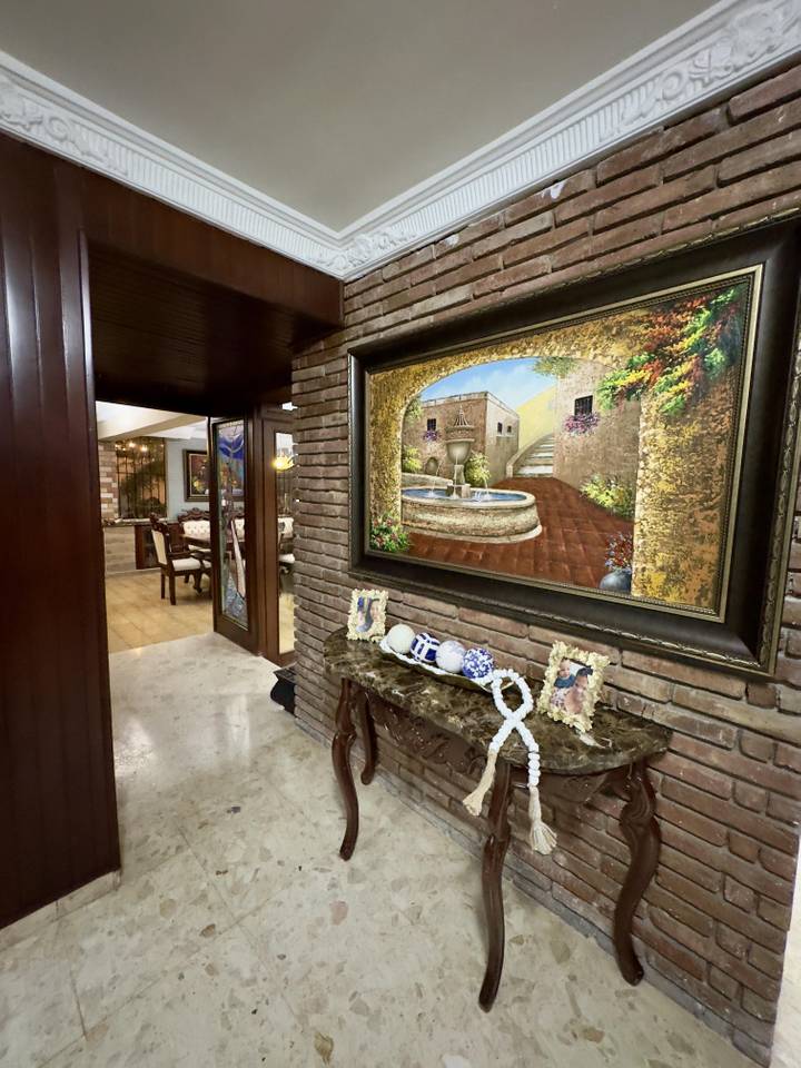 casas - Espaciosa casa de 2 niveles en venta  2