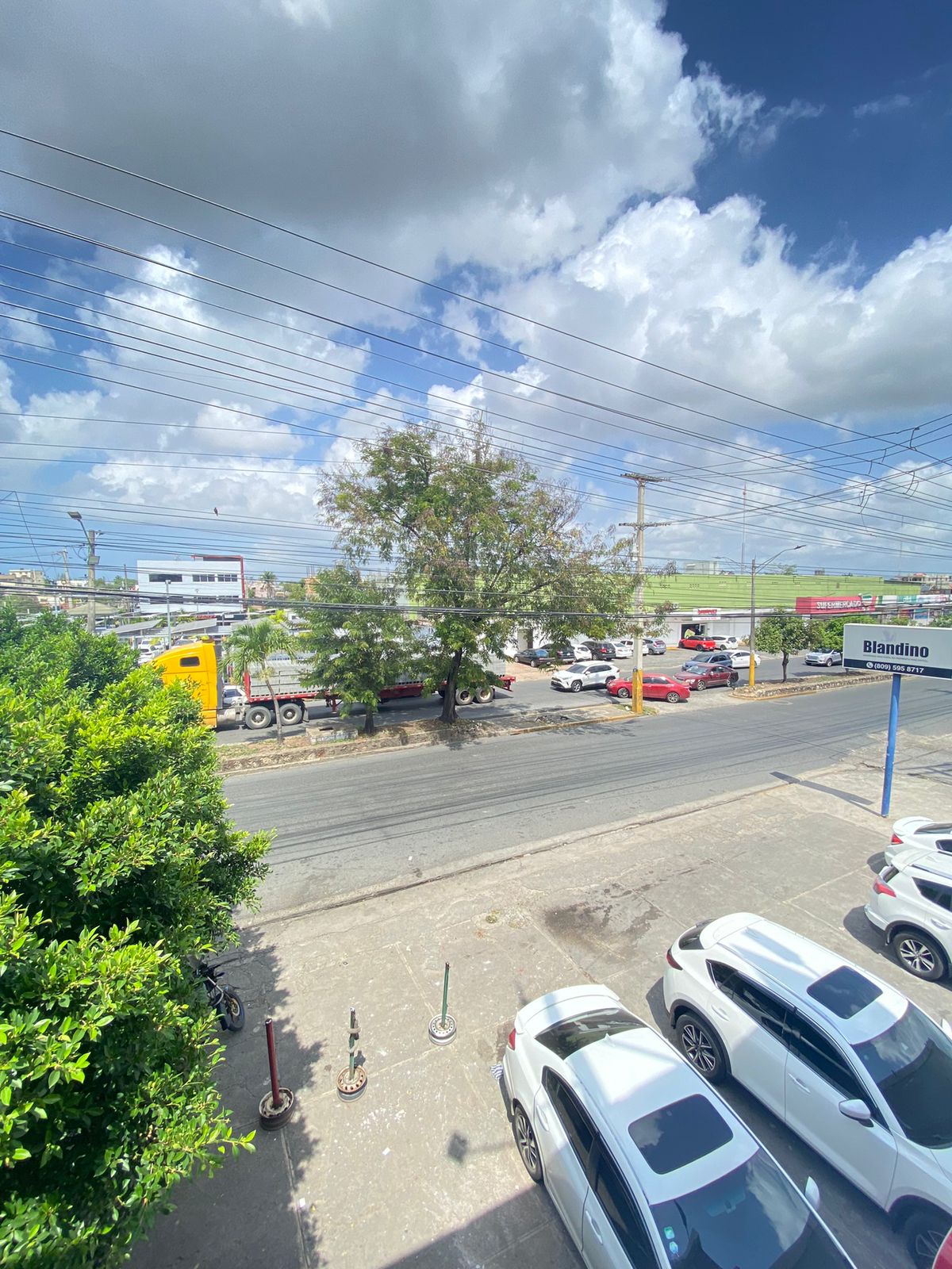 oficinas y locales comerciales - Local comercial en alquiler, Av. Charles de Gaulle 0