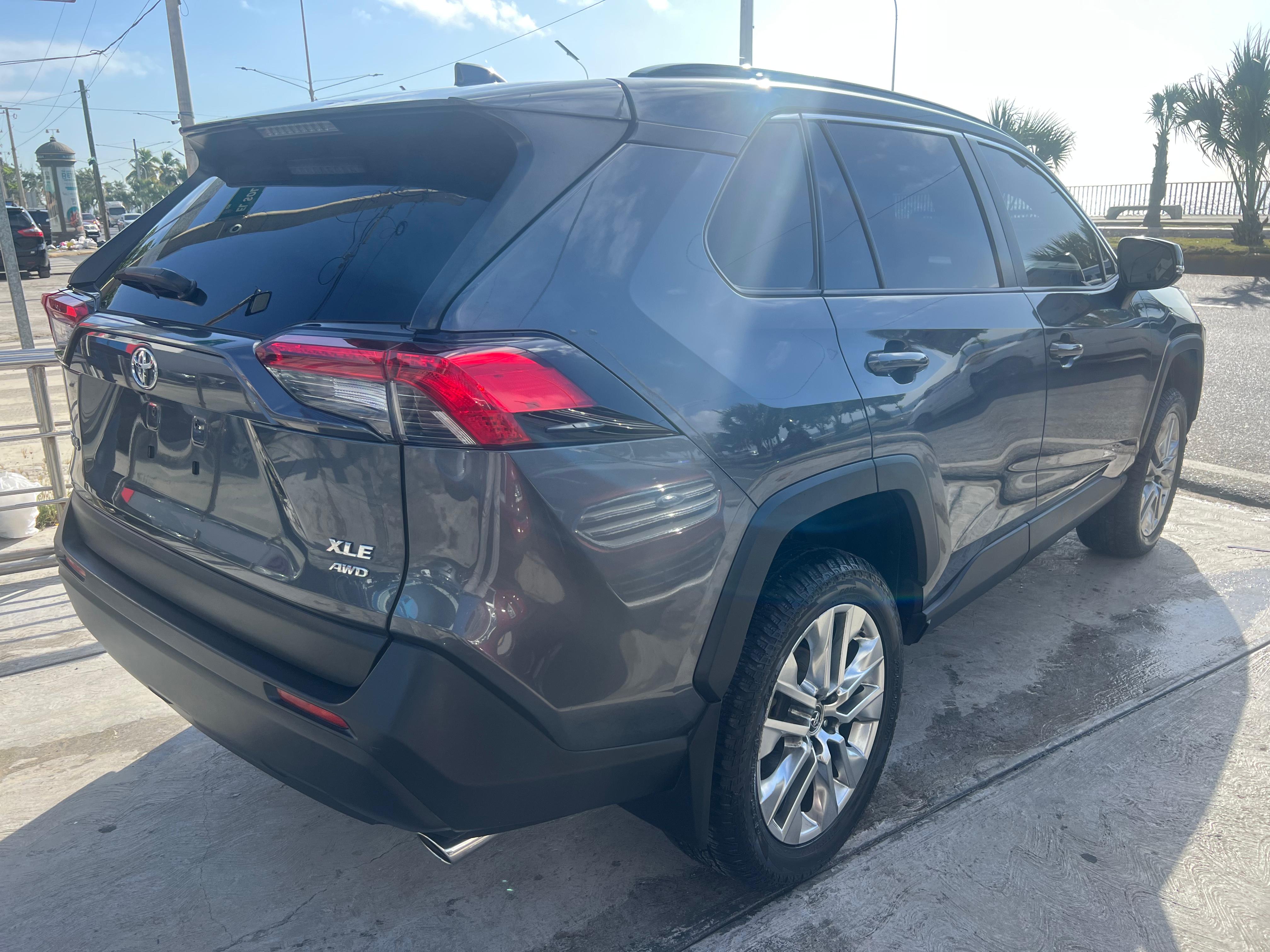 jeepetas y camionetas - Toyota RAV4 XLE Premium 2019 6