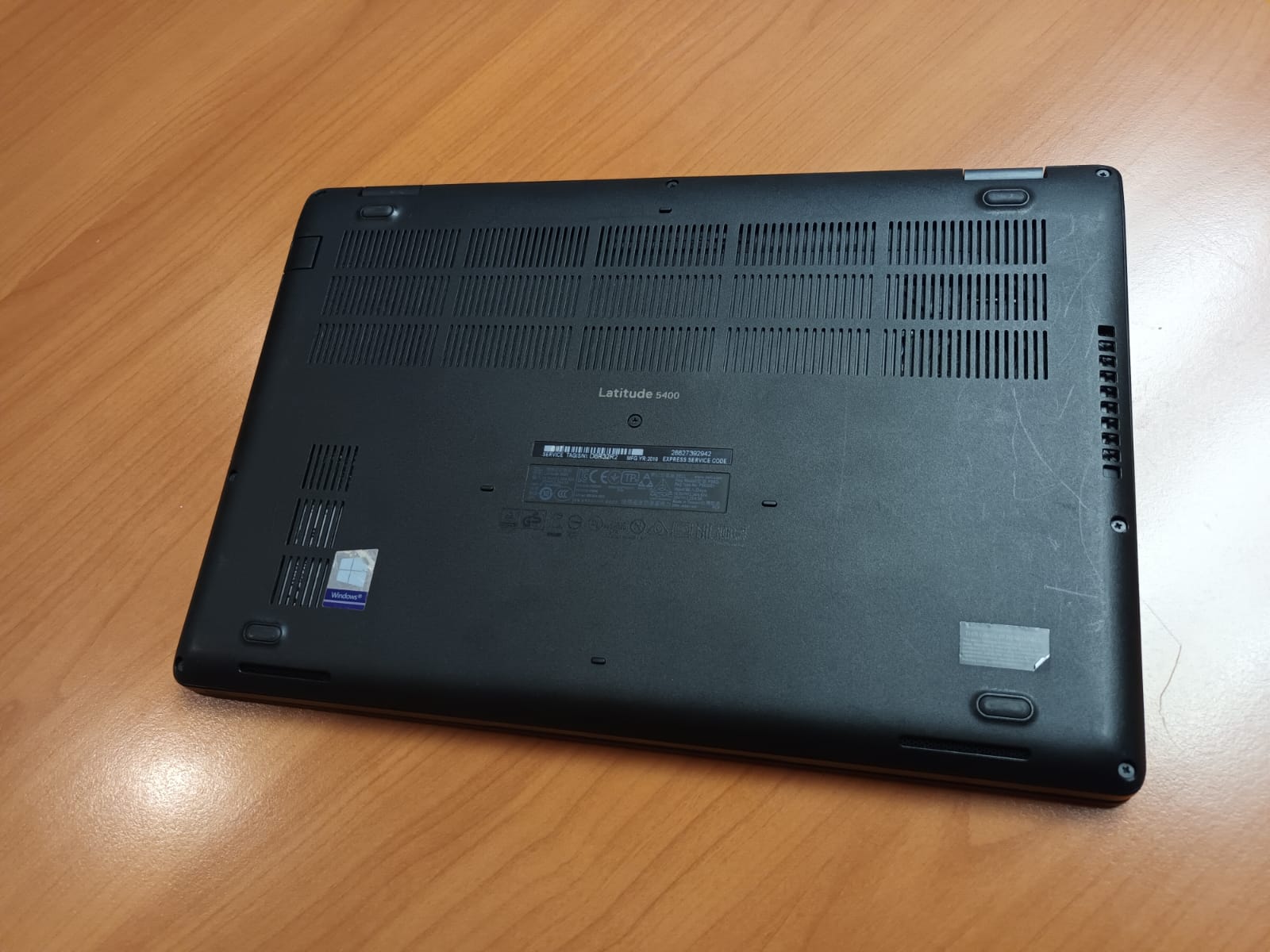 computadoras y laptops - Laptop Dell 5400 i5 de 8va Gen, 16GB Mem, 256 SSD 4