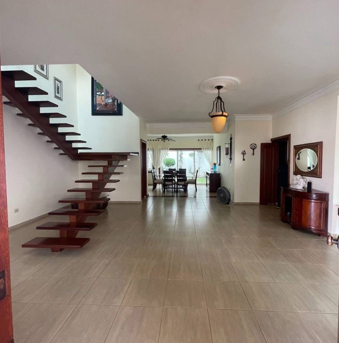 casas - Casa Amplia en Cerros de Gurabo 2