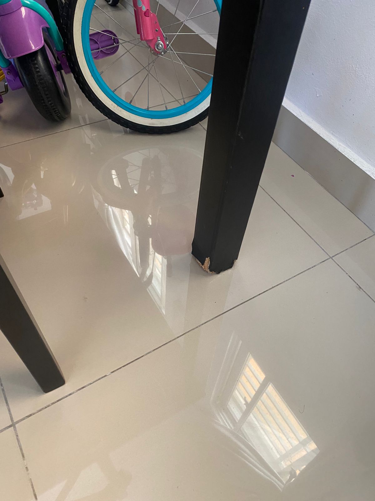 muebles y colchones - Mesa de Ikea de 6 posiciones con 4 sillas 2