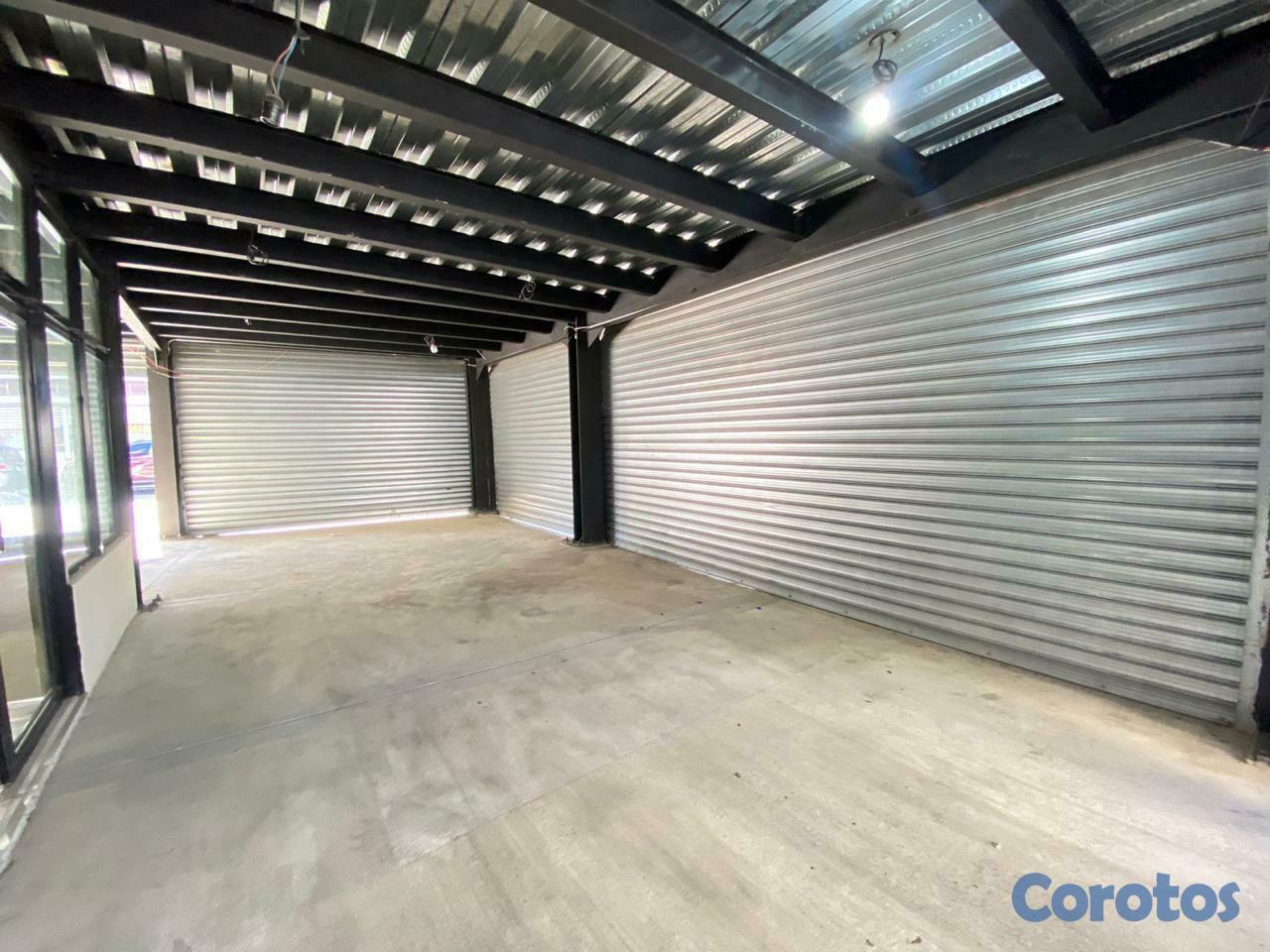 oficinas y locales comerciales - Alquiler Edificio Ubicado en el Ensanche la Fe, Sa 4