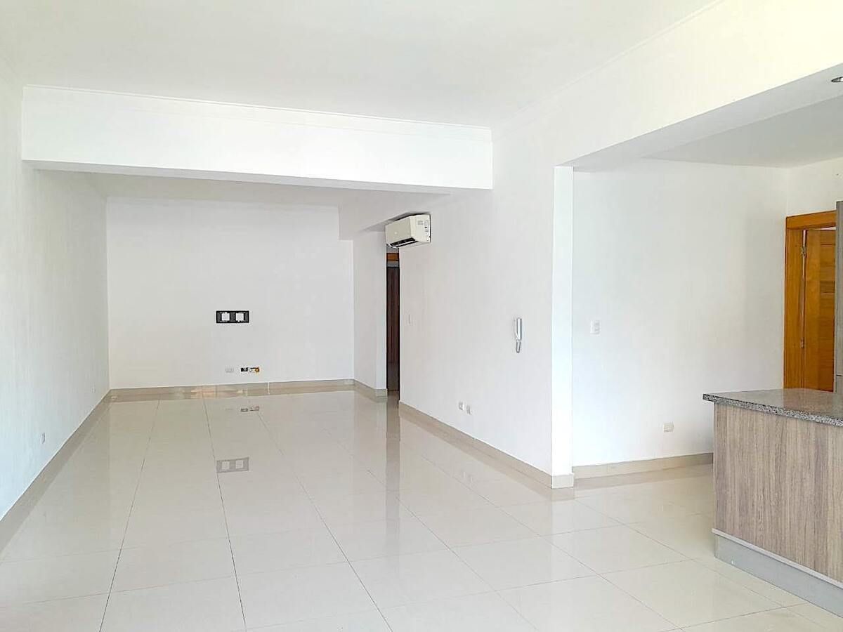 apartamentos - Apartamento en alquiler con amplia terraza . 8