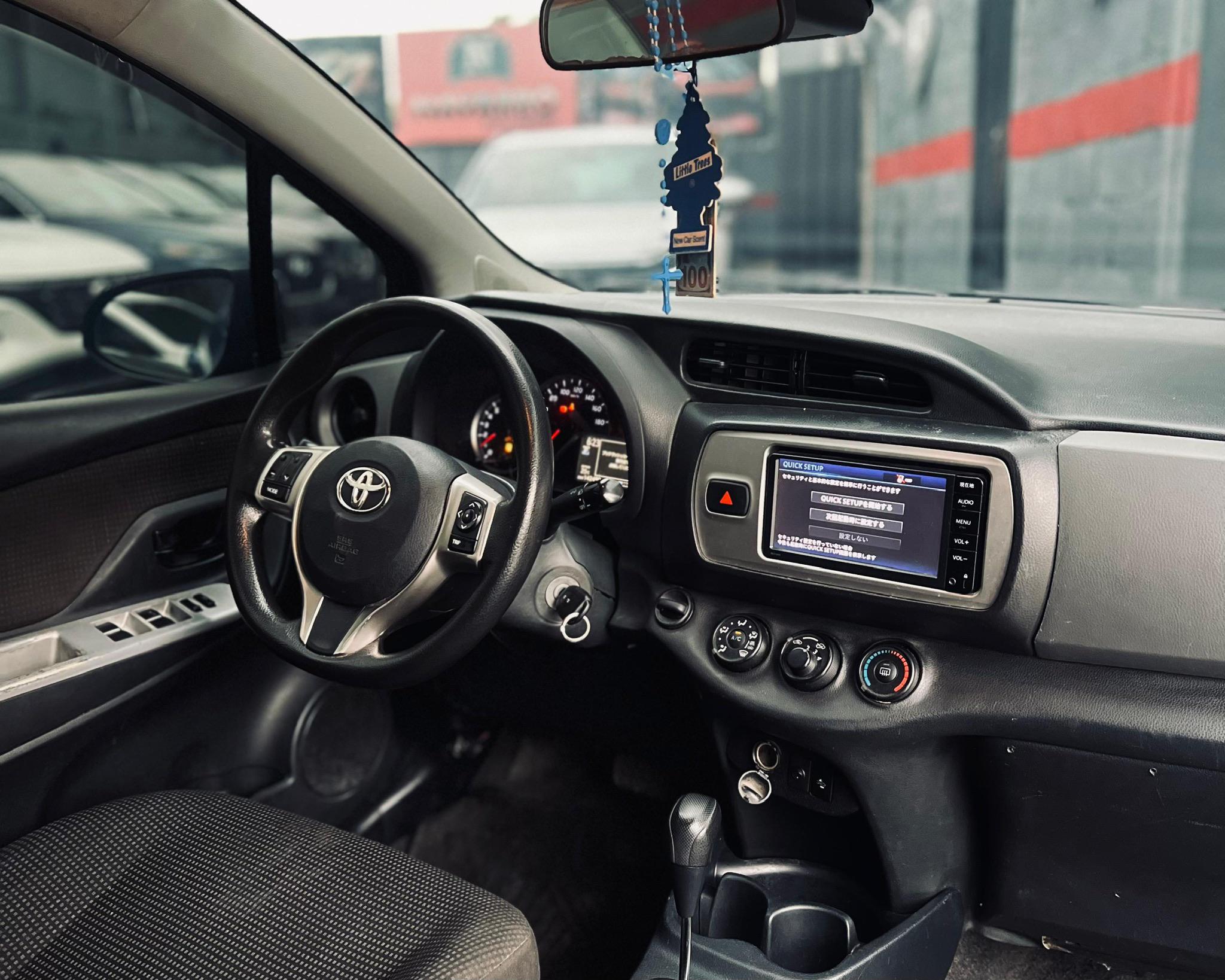 carros - TOYOTA VITZ 2016 3