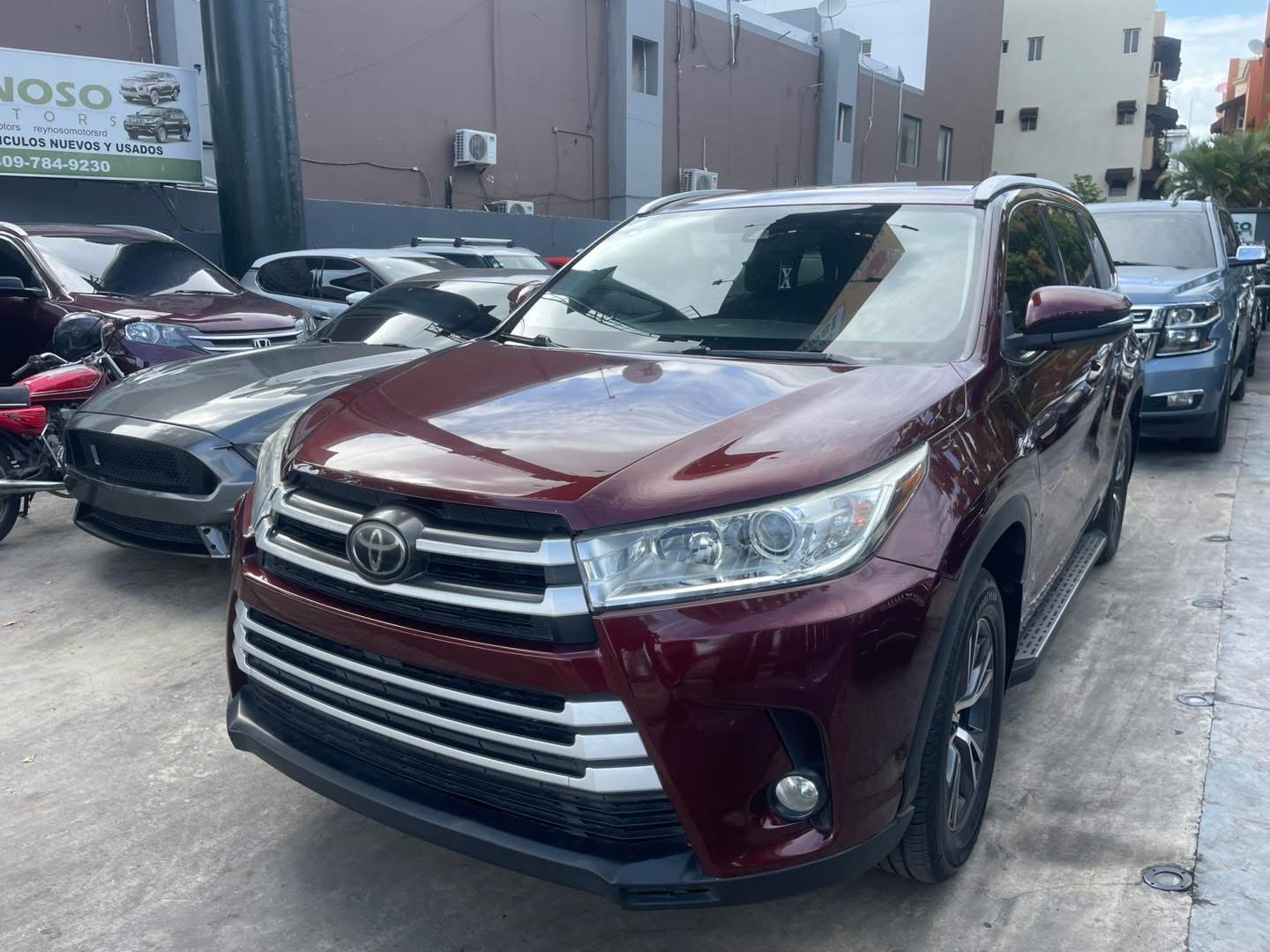 jeepetas y camionetas - TOYOTA HIGHLANDER LE 2017 0