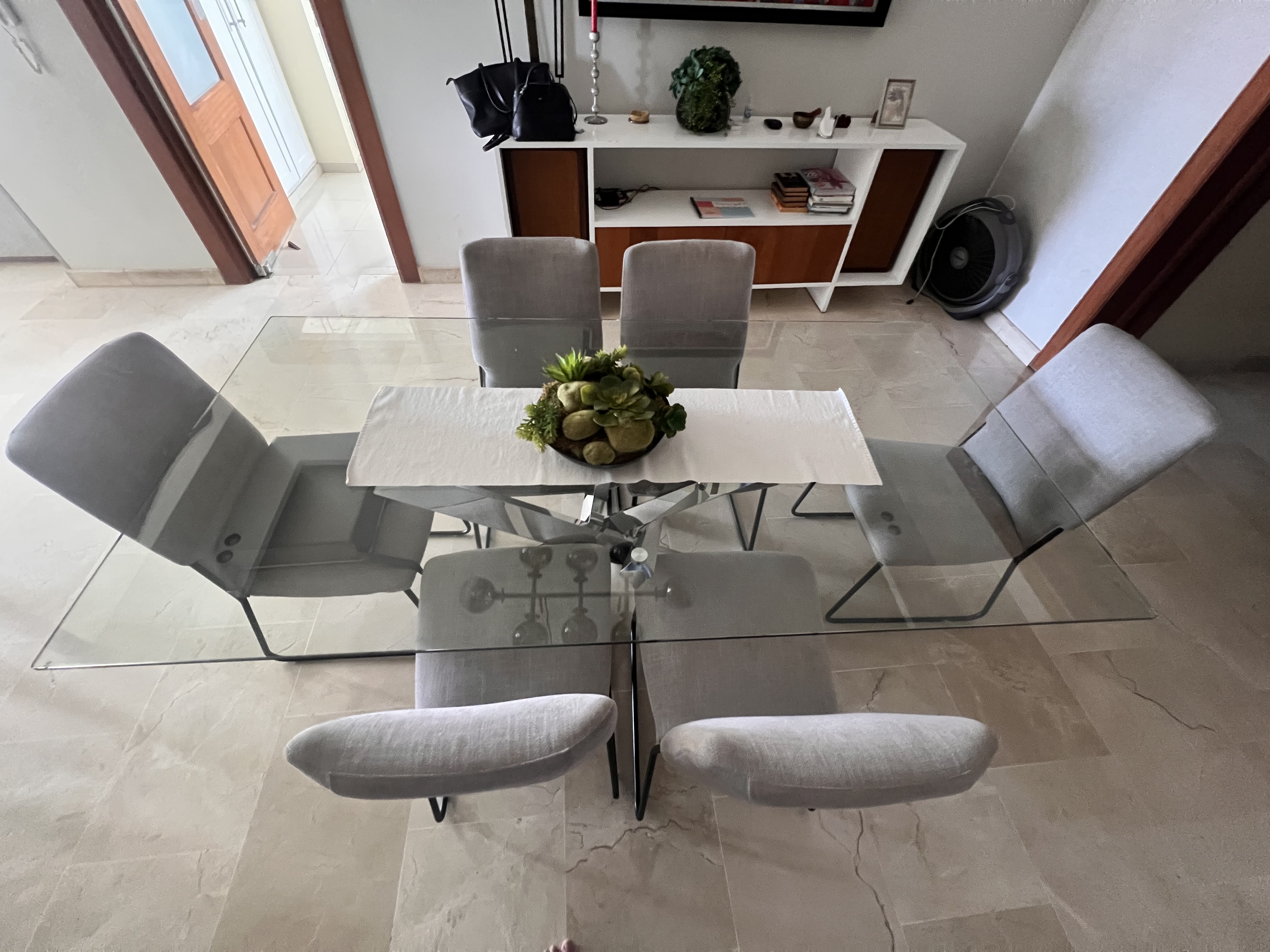 muebles y colchones - Comedor de vidrio y metal con sillas 0