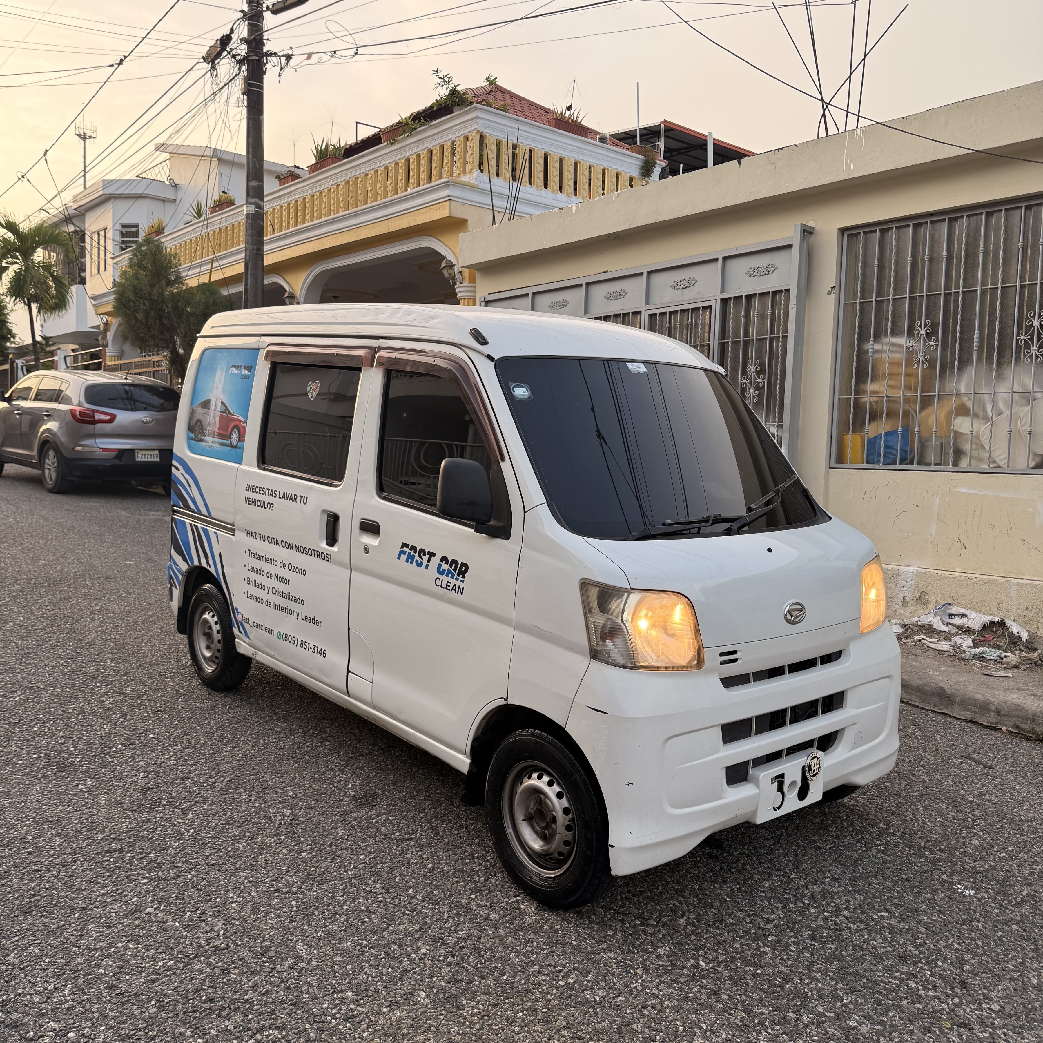 jeepetas y camionetas - vendo hijet con negocio de car Wash con todas sus maquinarias excelente condici. 1
