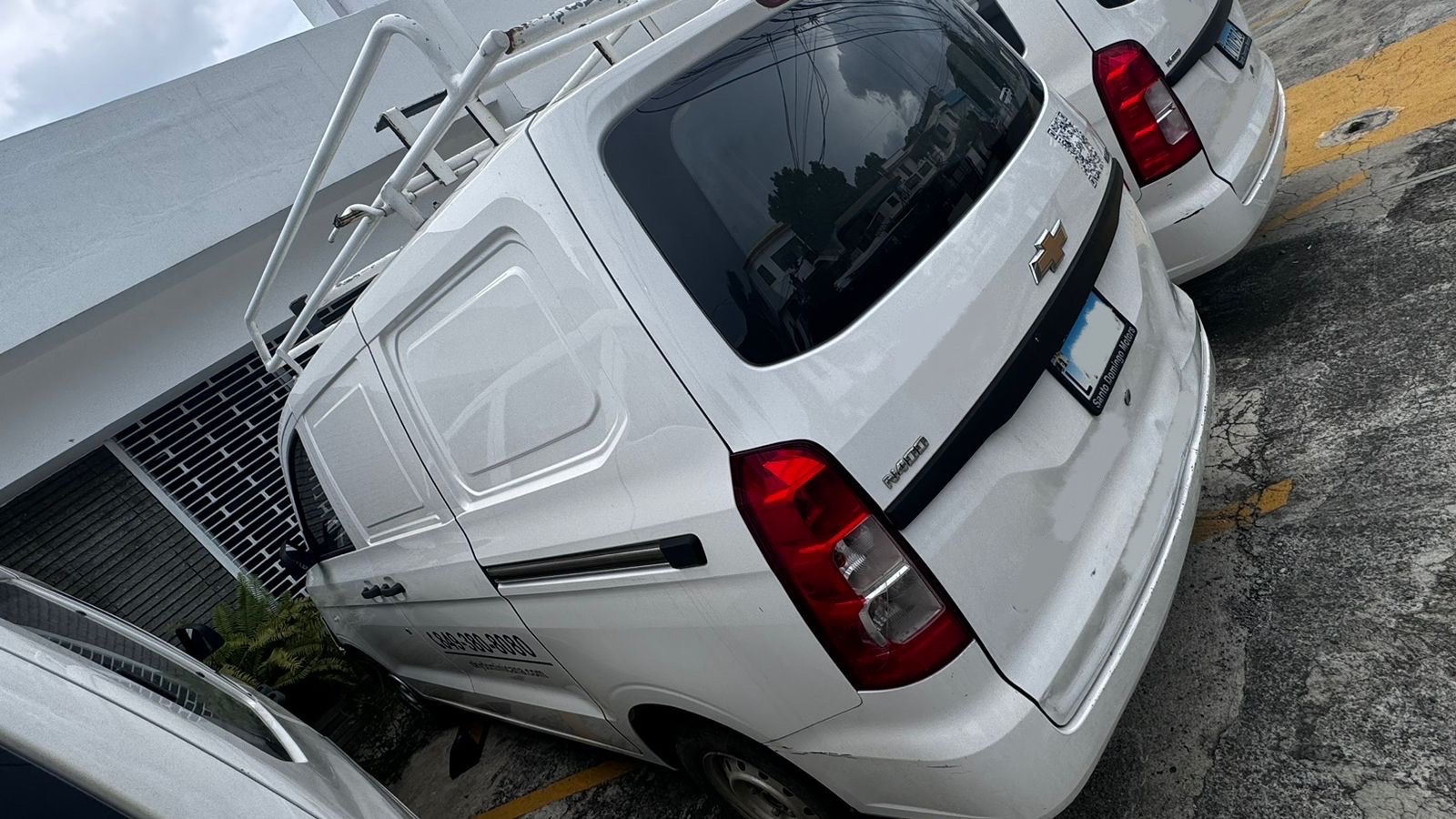 jeepetas y camionetas - Minibús de pasajeros año 2023 modelo N400 1