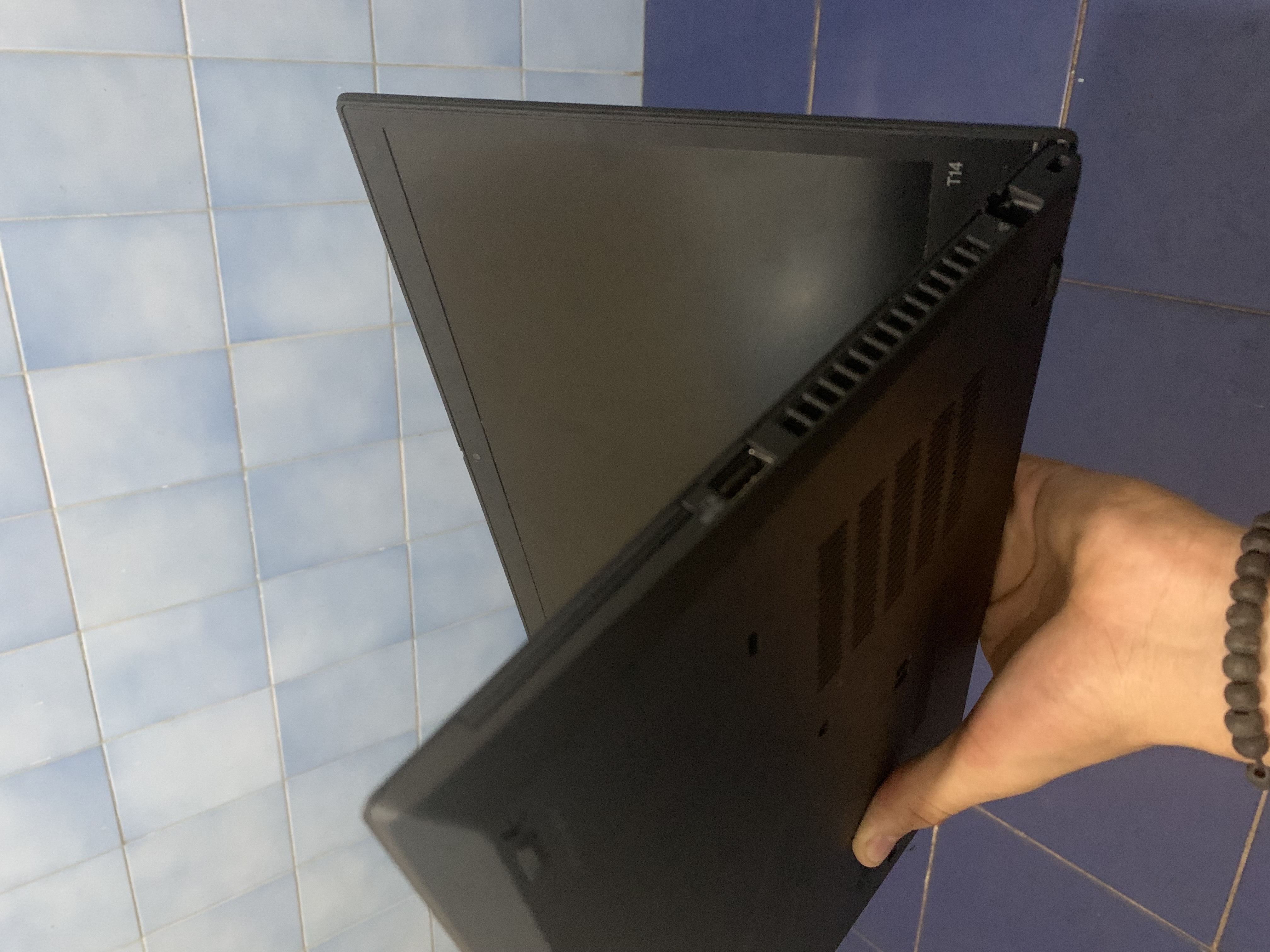 computadoras y laptops - Venta de laptop usada…. esta como nueva!!
Negociable  4