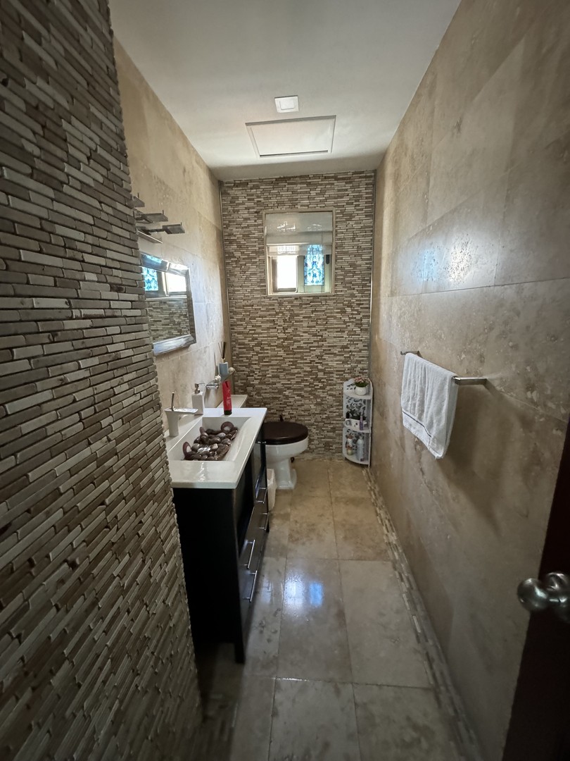 apartamentos - Piantini 4 habitaciones 4.5 banos 4 parqueos amplio balcon 4