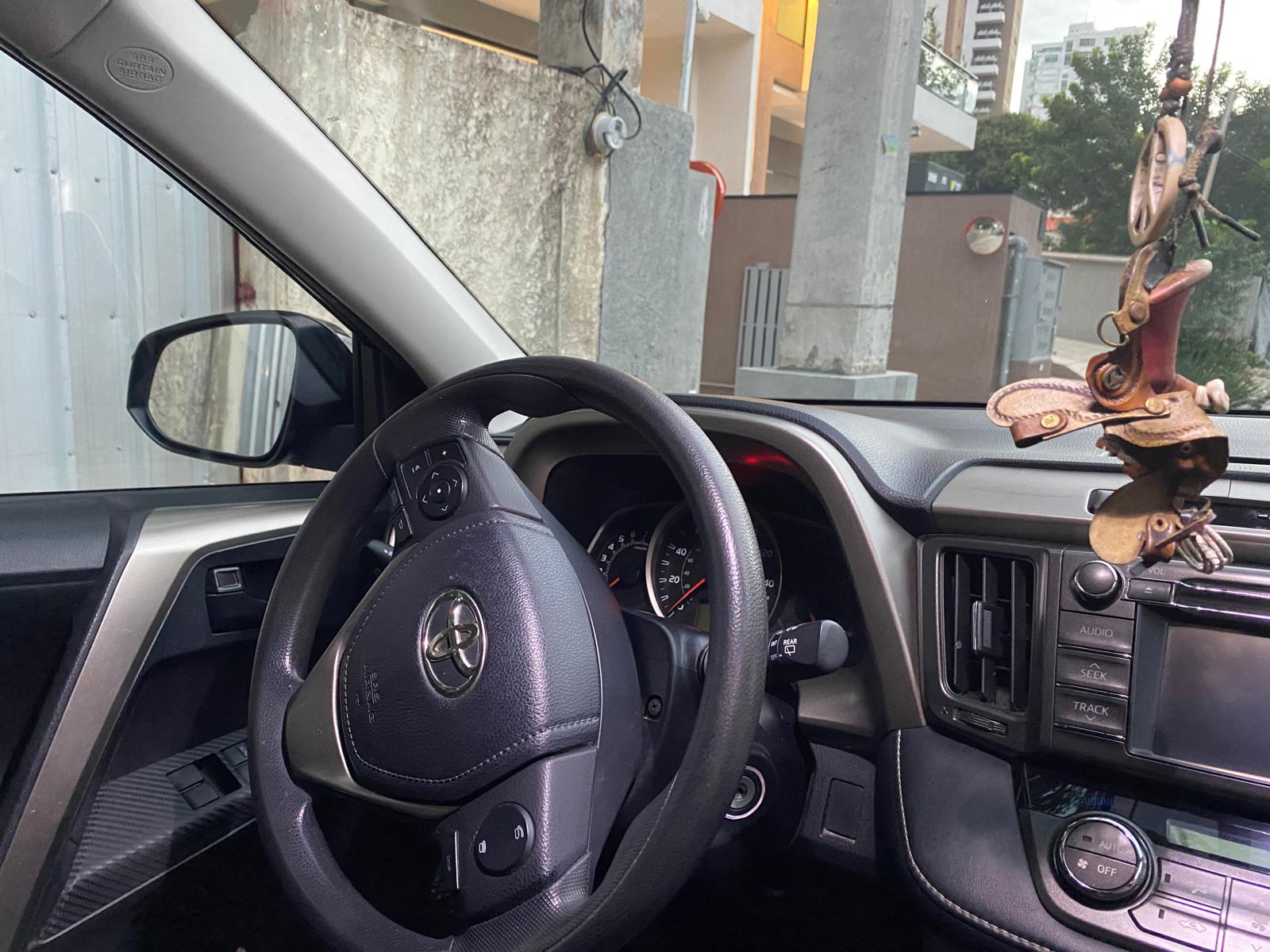 jeepetas y camionetas - 2013 Toyota RAV4 XLE Americana  7