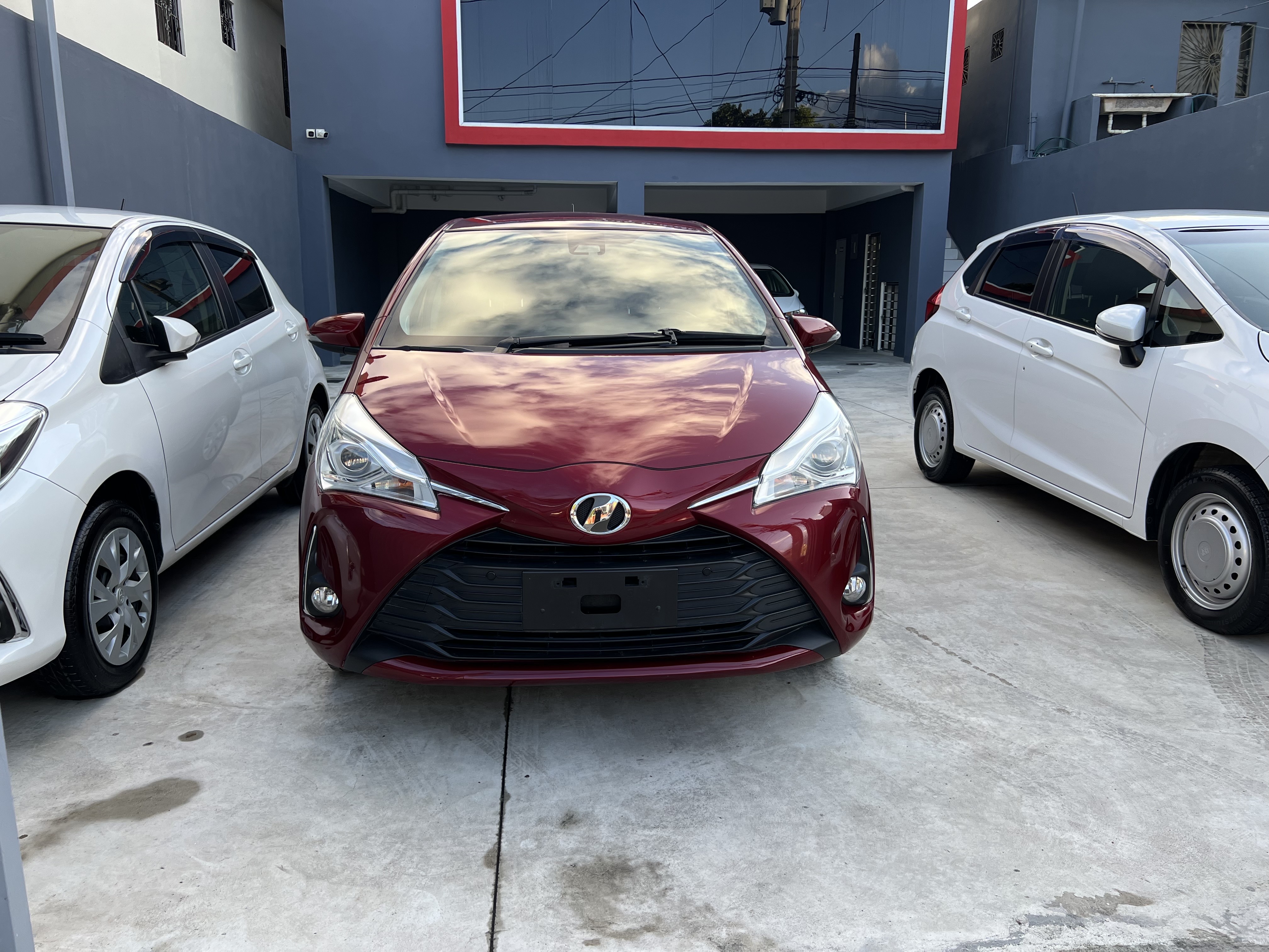 carros - TOYOTA VITZ 2019 CÁMARA DE REVERSA LLAVE INTELIGENTE RECIÉN IMPORTADO FULL 5