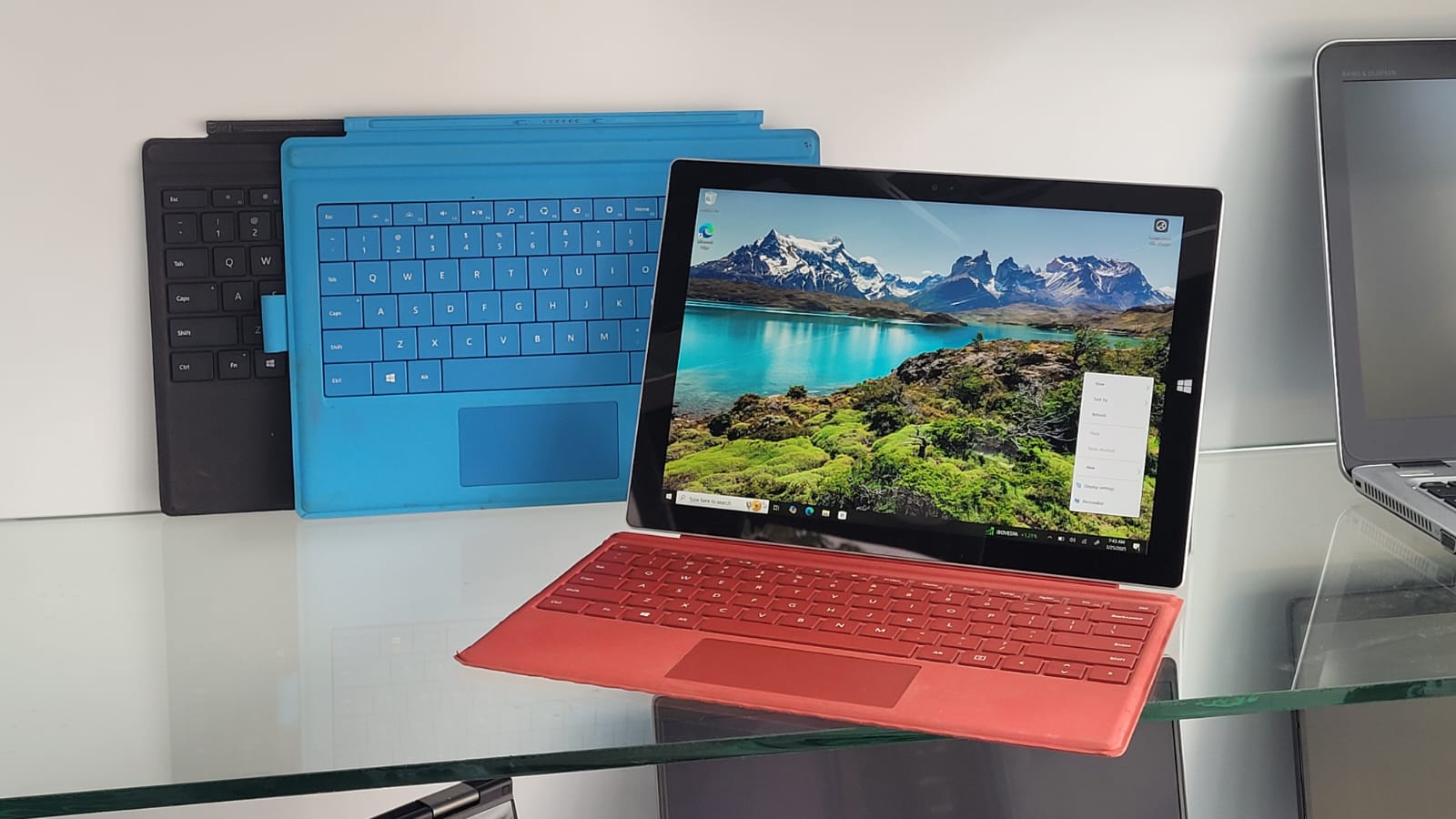 computadoras y laptops - MICROSOFT SURFACE CON TECLADO PORTATIL DISPONIBLE 0