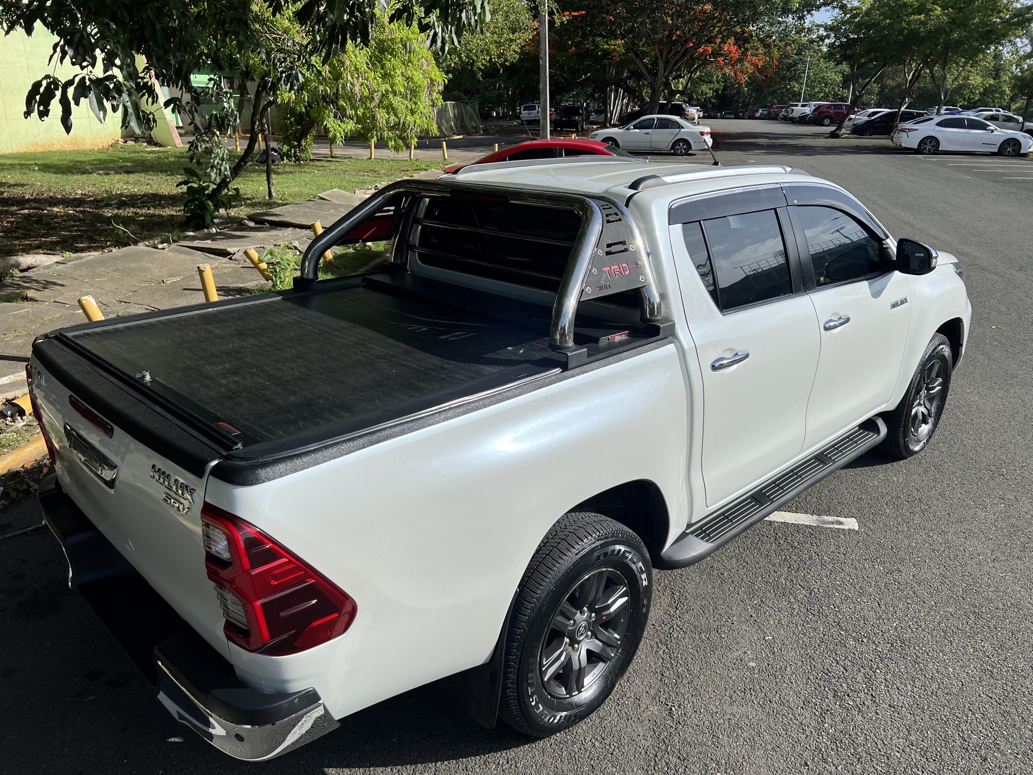 jeepetas y camionetas - TOYOTA HILUX 2022 LIMITED 4X4
40,411 KMS
UNICO DUEÑO
SIN INTERMEDIARIO 1