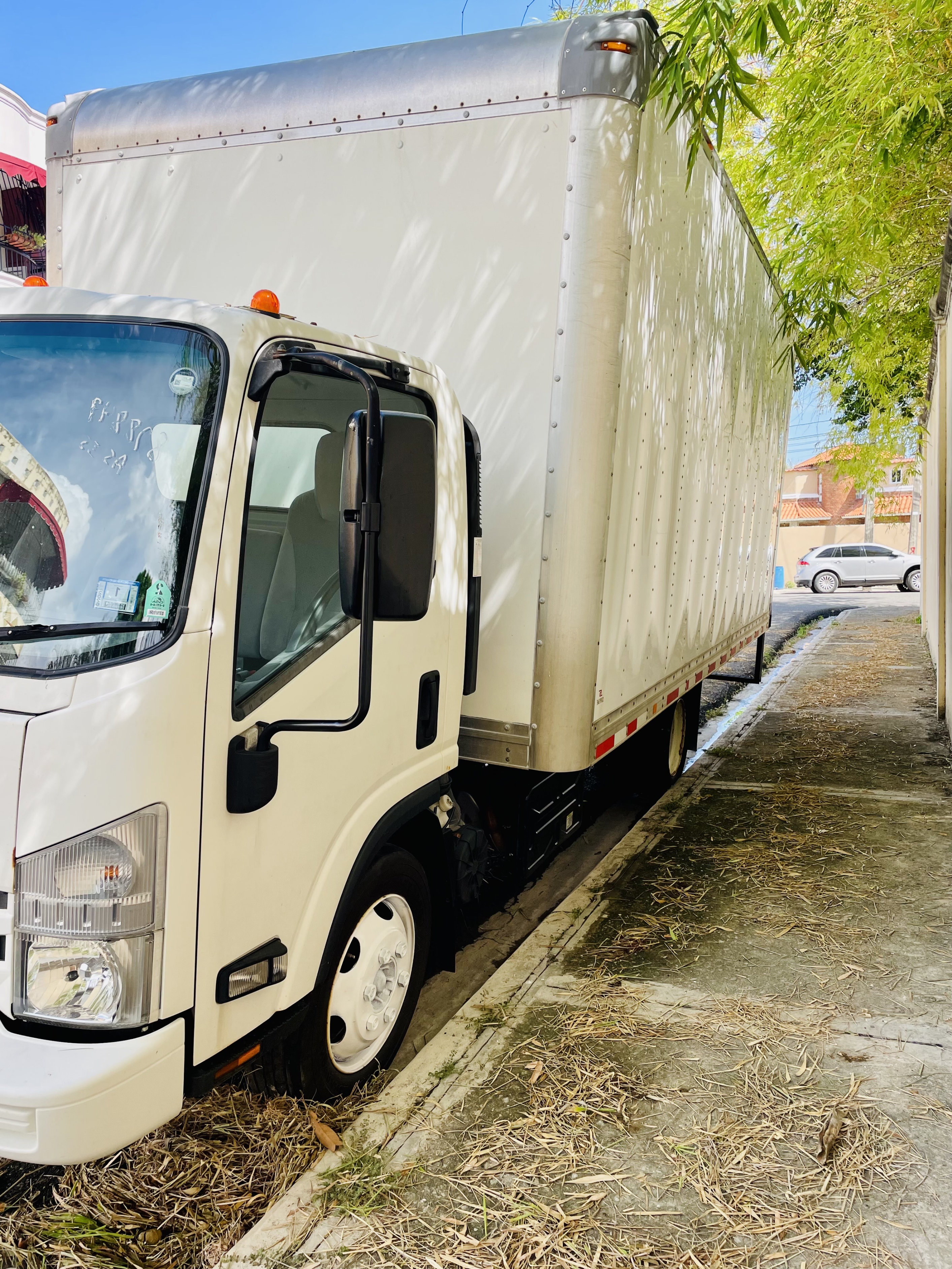 camiones y vehiculos pesados - Camion Isuzu nqr diesel 2019  4