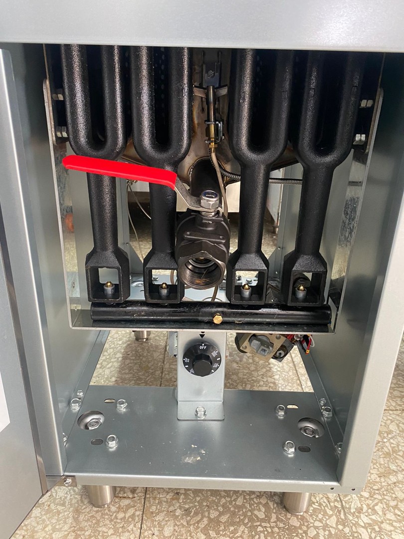 equipos profesionales - Freidora de 50 Lbs. 4 Quemadores.  2