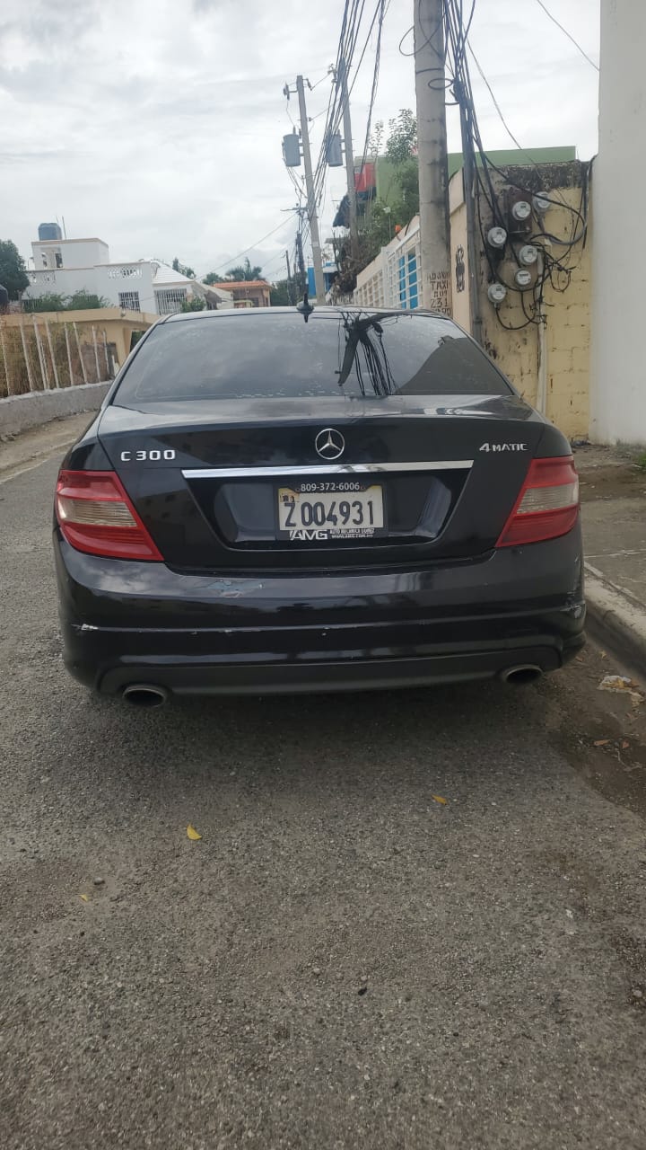 carros - Mercedes Benz c300 buenas condiciones. 5