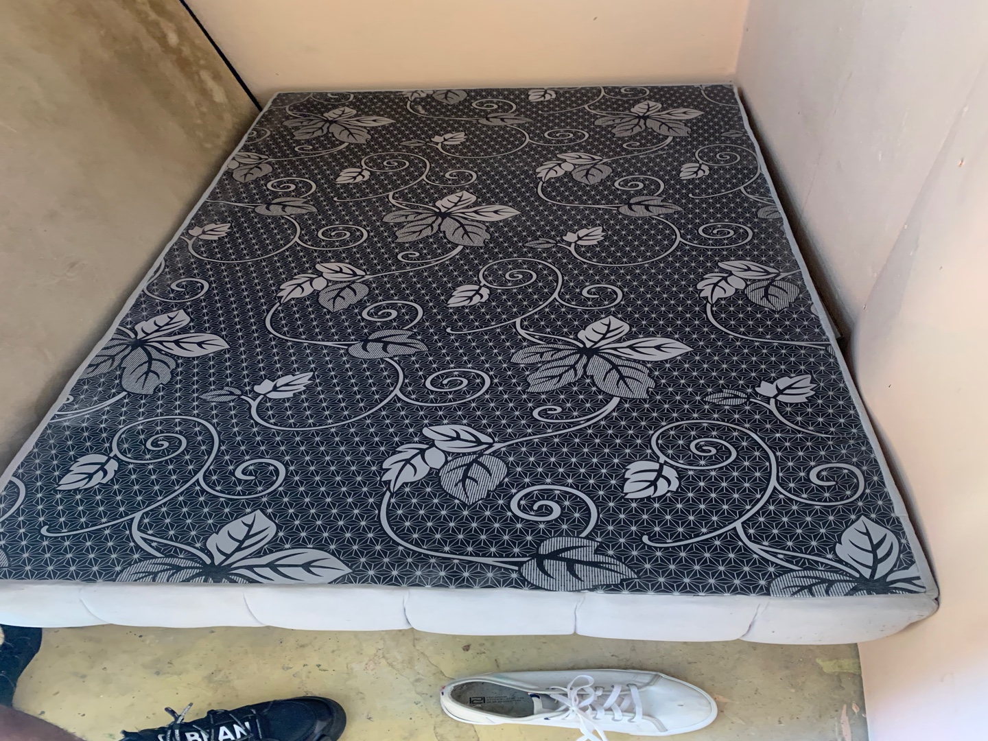 muebles y colchones - Cama de 39 negociable