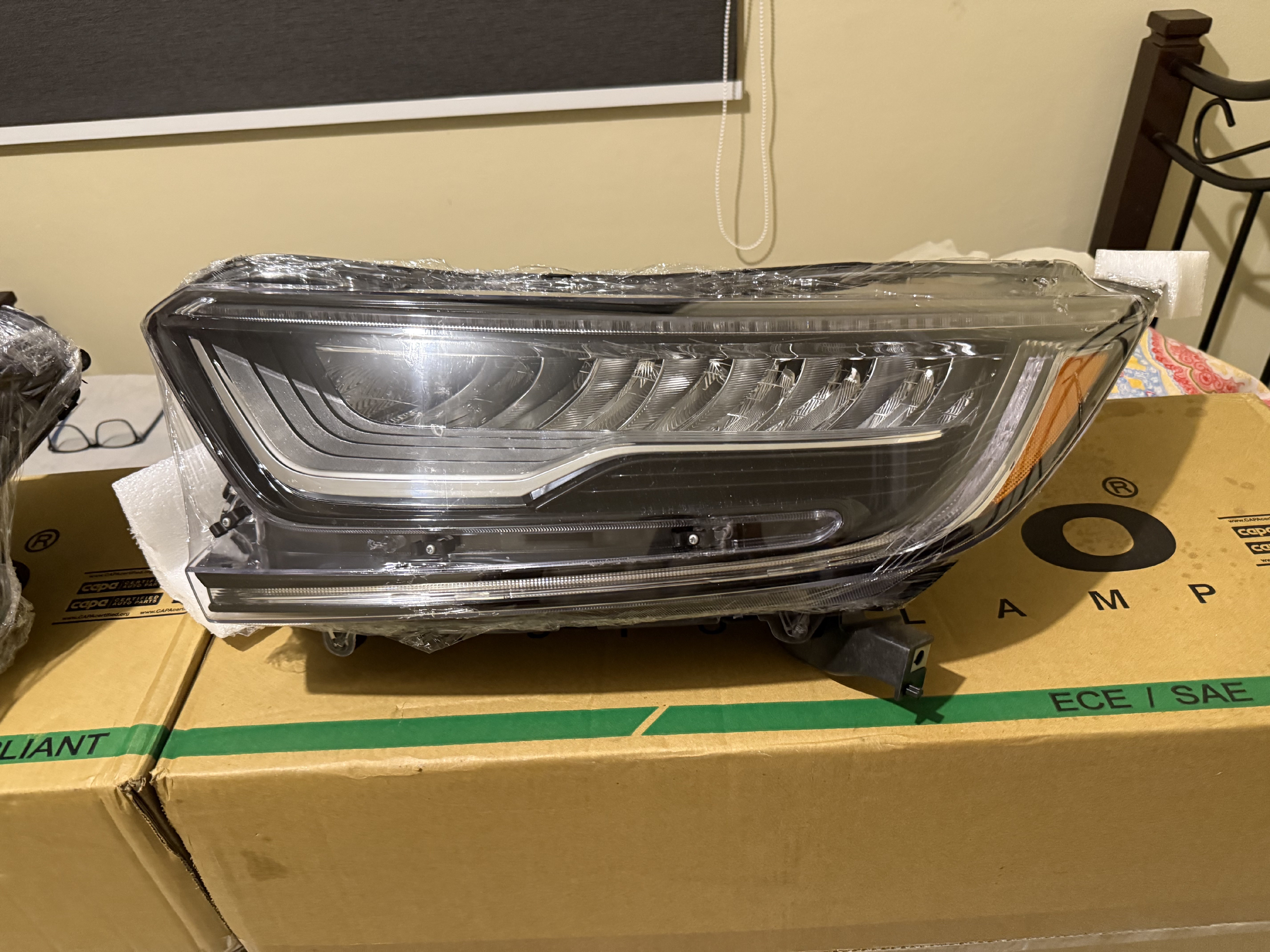 repuestos - Pantalla Izquierda Honda CRV 2017-2022 Touring Nueva 1