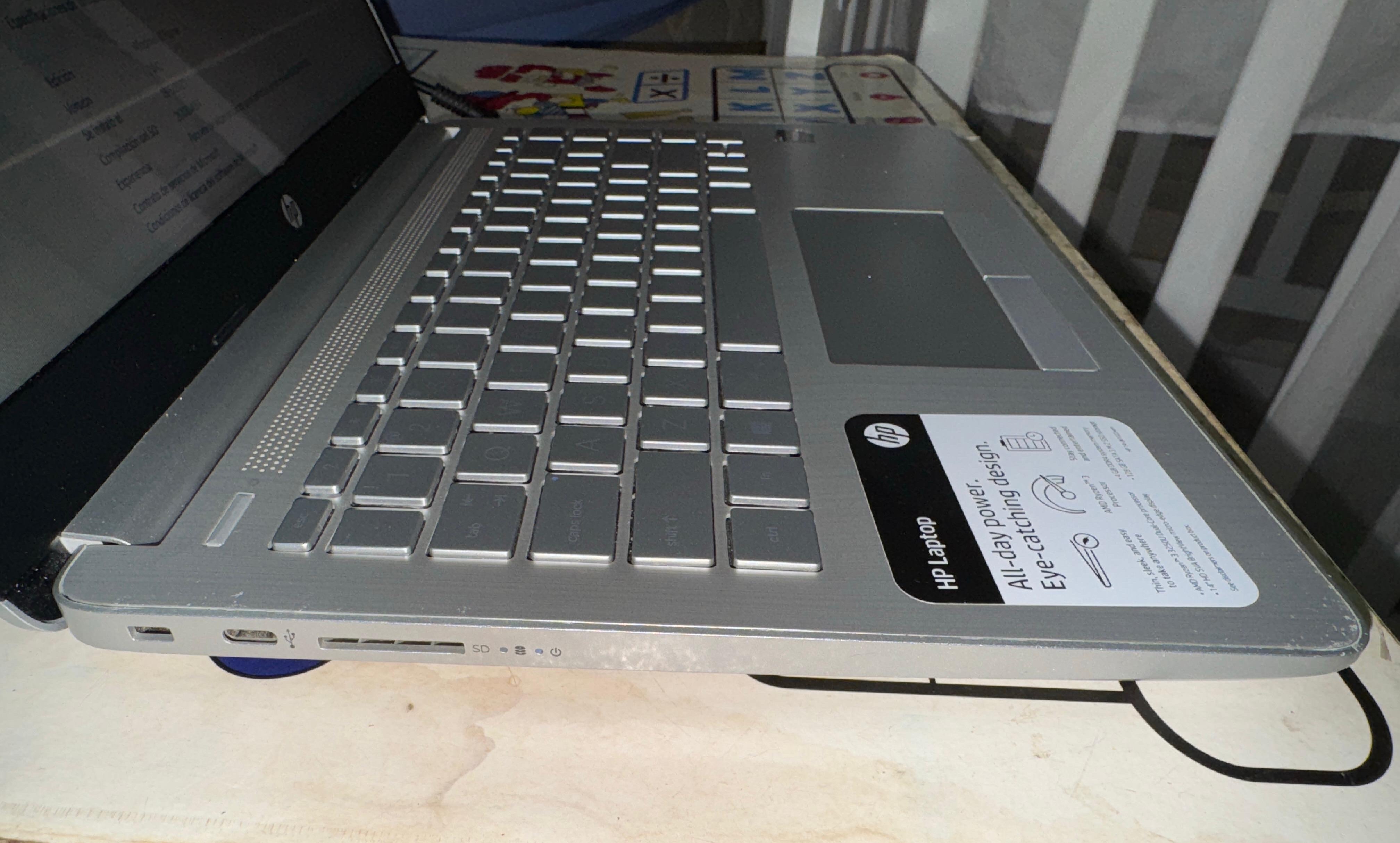 computadoras y laptops - HP Ryzer 3  2