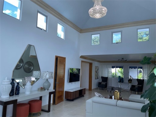 casas - Casa de lujo de 2400mts con piscina en la prolongación 27 de febrero 8