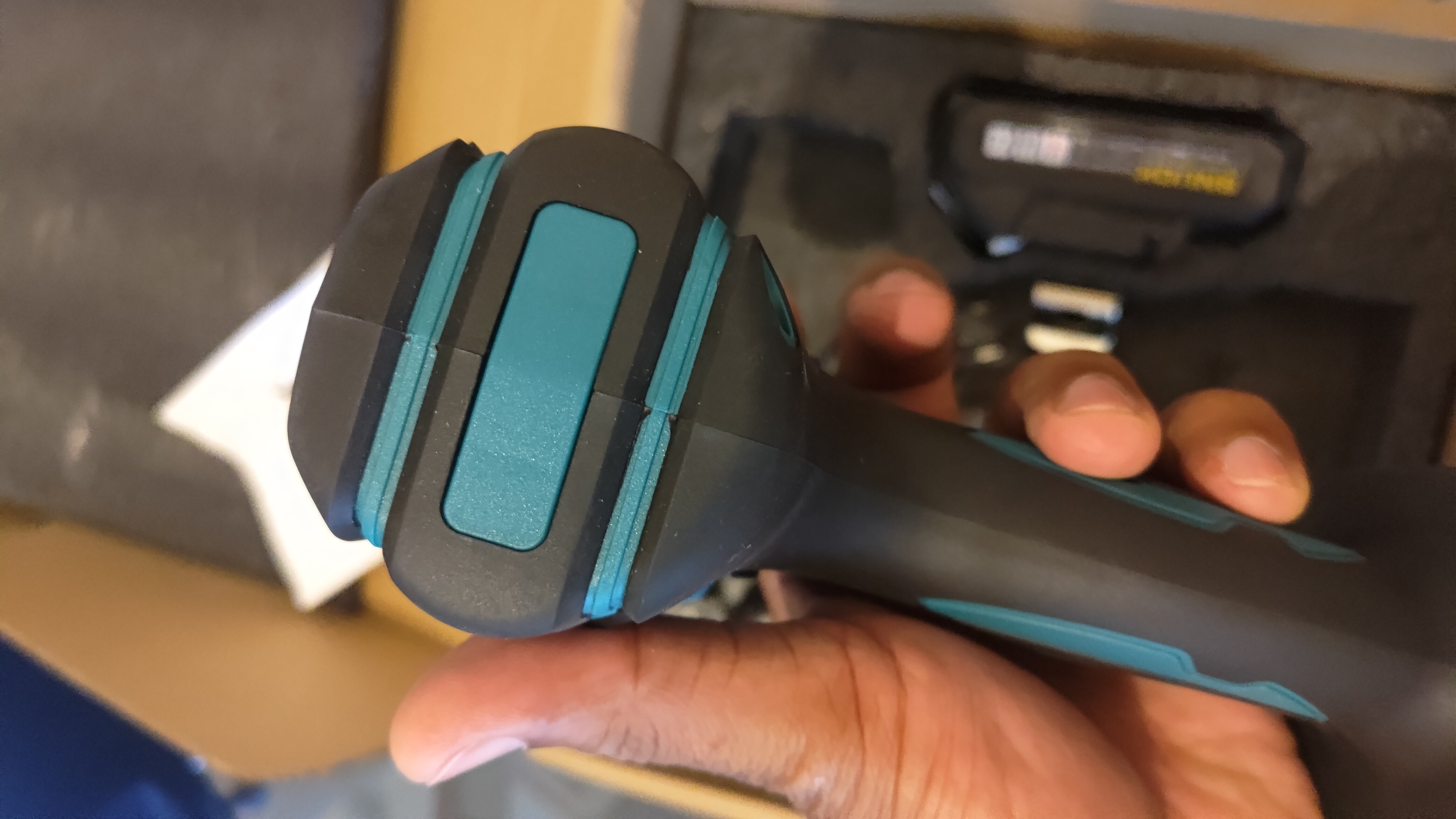 herramientas, jardines y exterior - Llave impacto con dos batería y su cargador 4