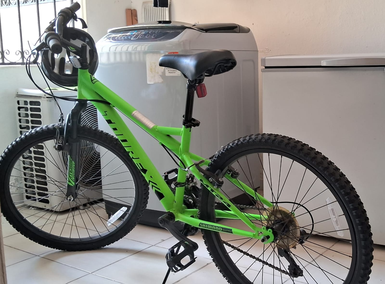 bicicletas y accesorios - Vendo bicicleta por motivo de viaje  1