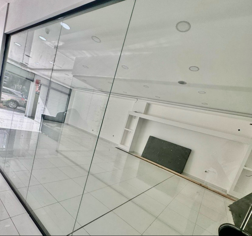 oficinas y locales comerciales - se alquila local  1