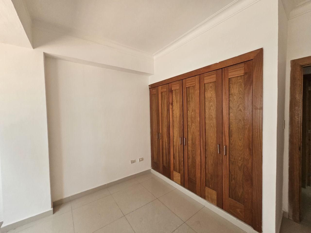 apartamentos - Apartamento en el Millón 2do nivel con terraza  7