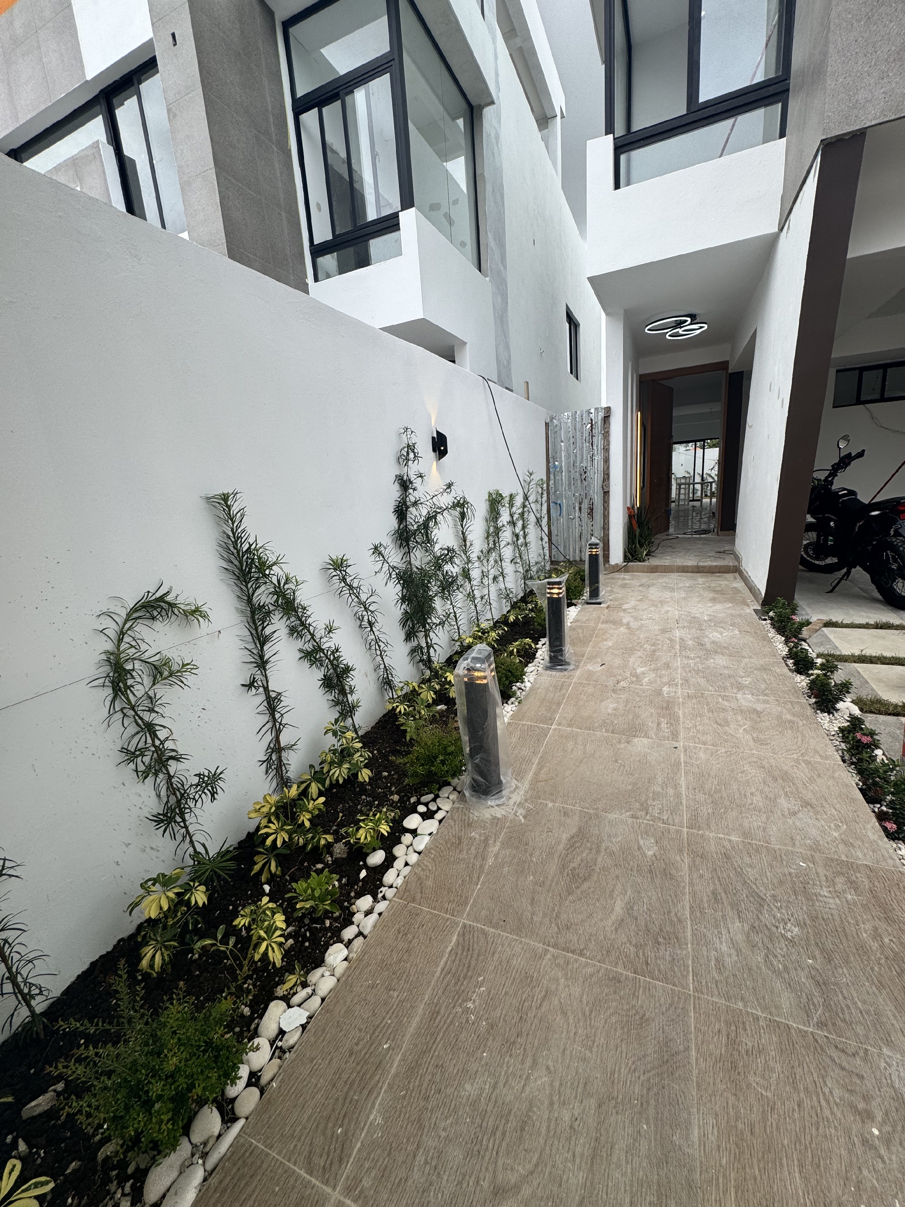 casas - venta de casa en la autopista de san isidro prado oriental Santo Domingo este  4