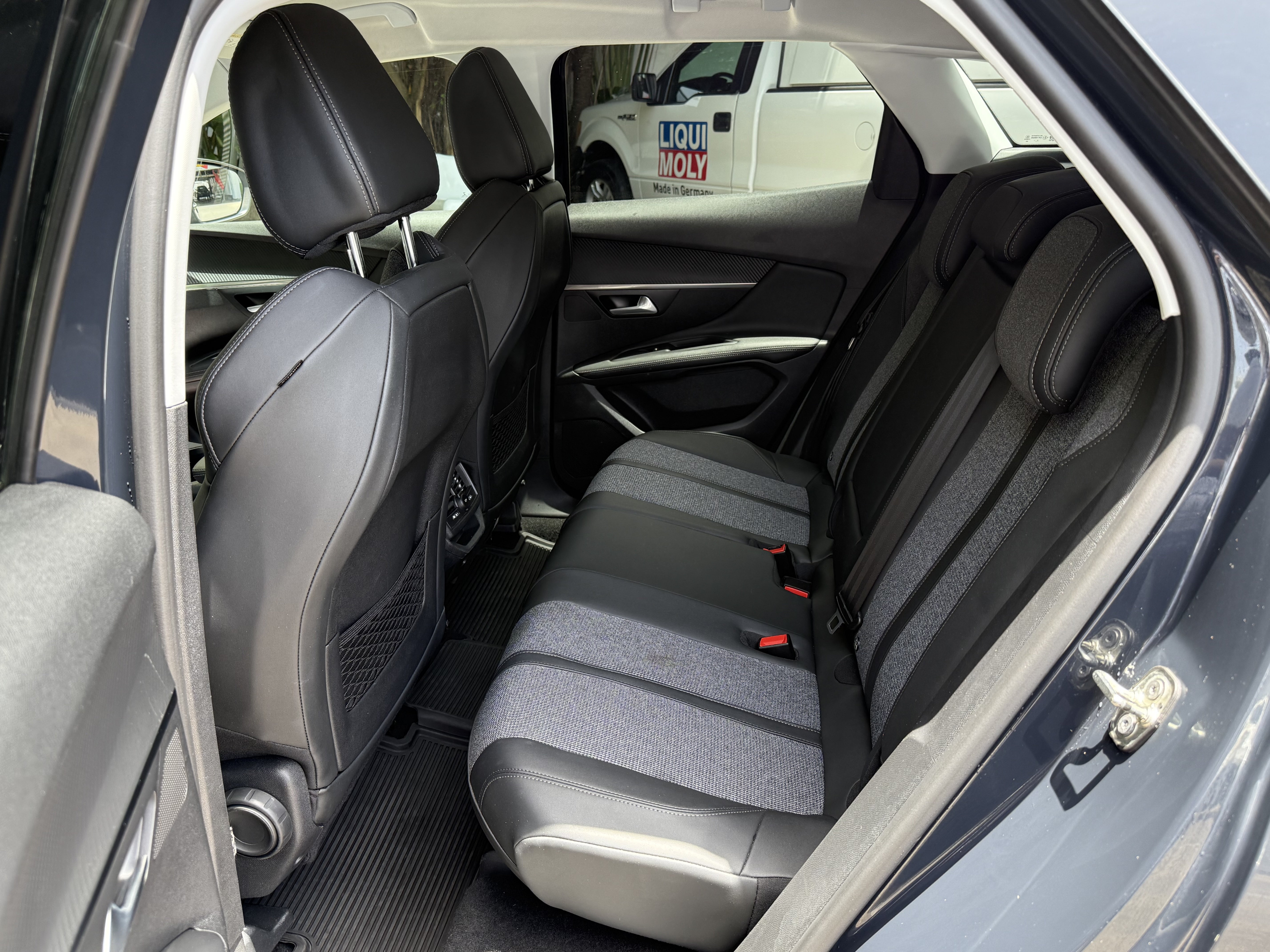jeepetas y camionetas - Venta de Peugeot 3008 por motivo de viaje  6