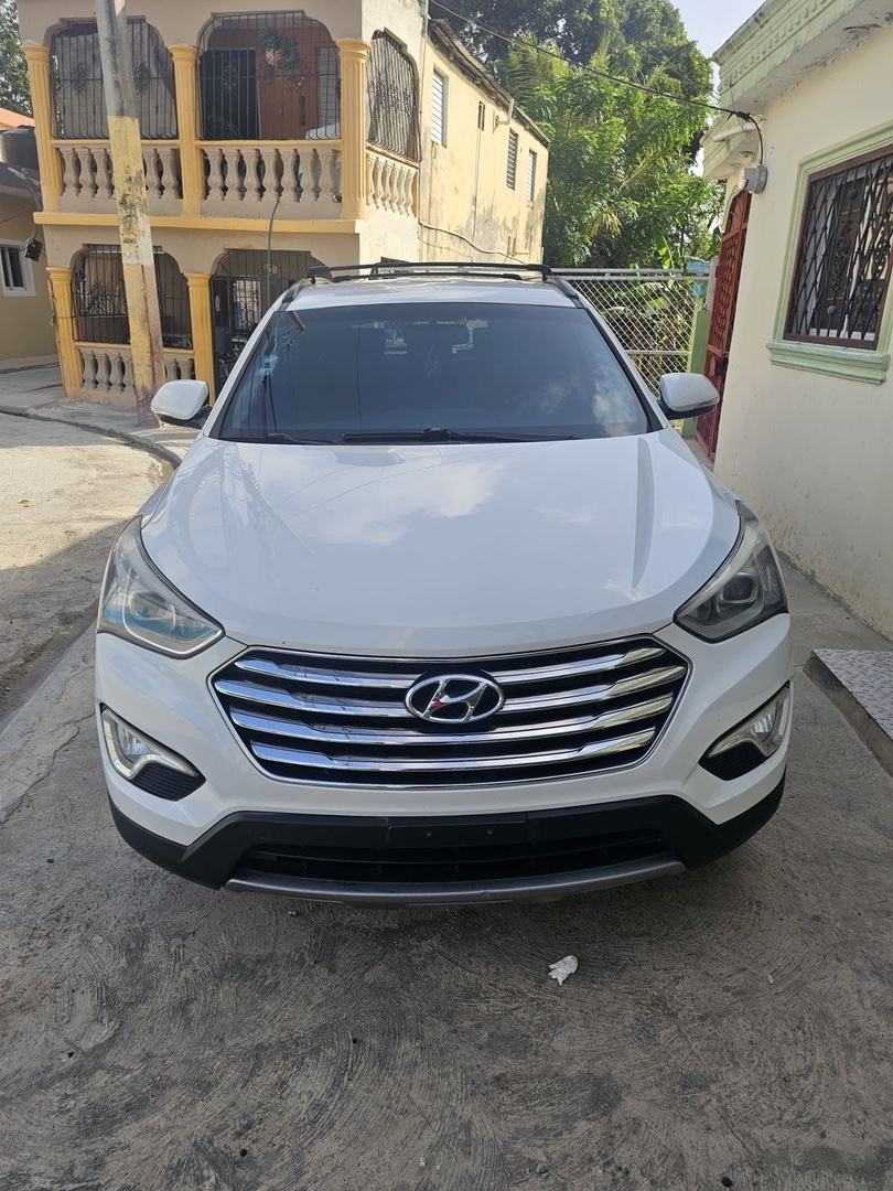 jeepetas y camionetas - Vendo hyundai gran santa fe GLS-2013

 5