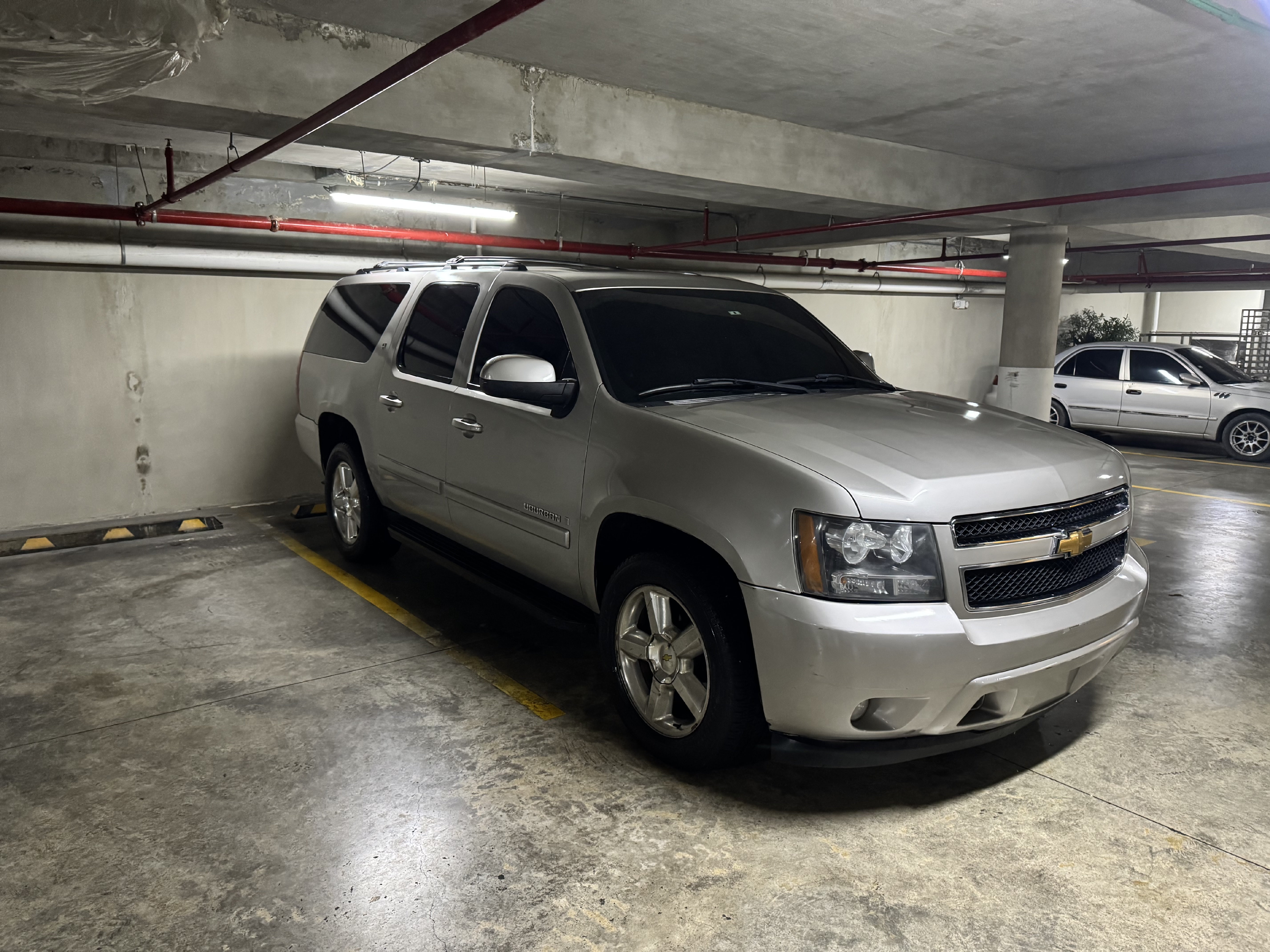 jeepetas y camionetas - Chevrolet Suburban 4x4 5