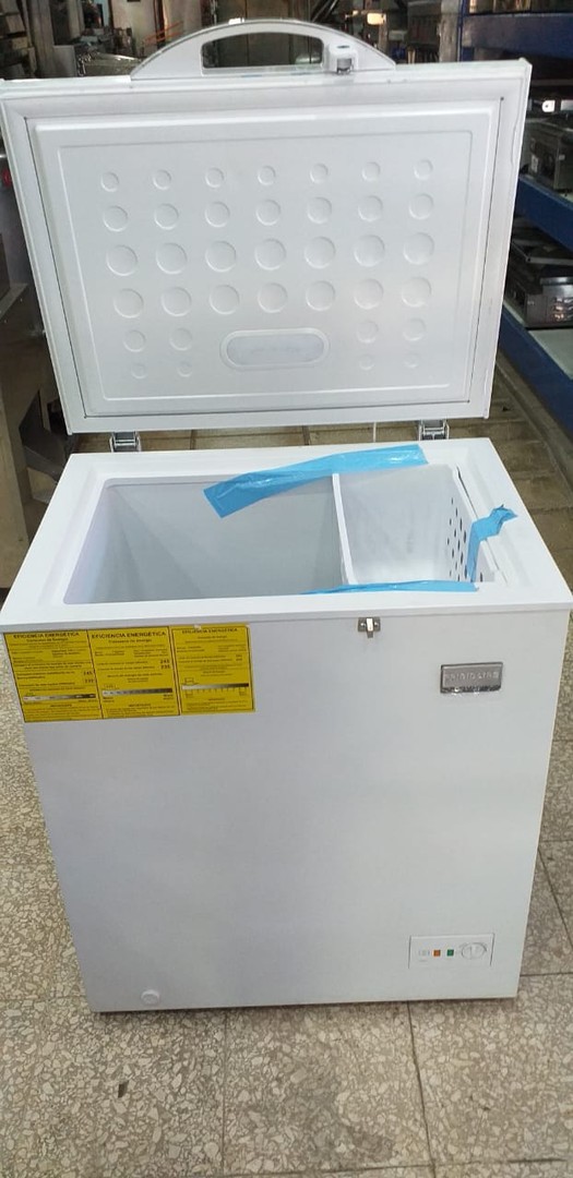 construccion e industrial - Freezer, Frigidaire de 5 Pie Cúbicos  3